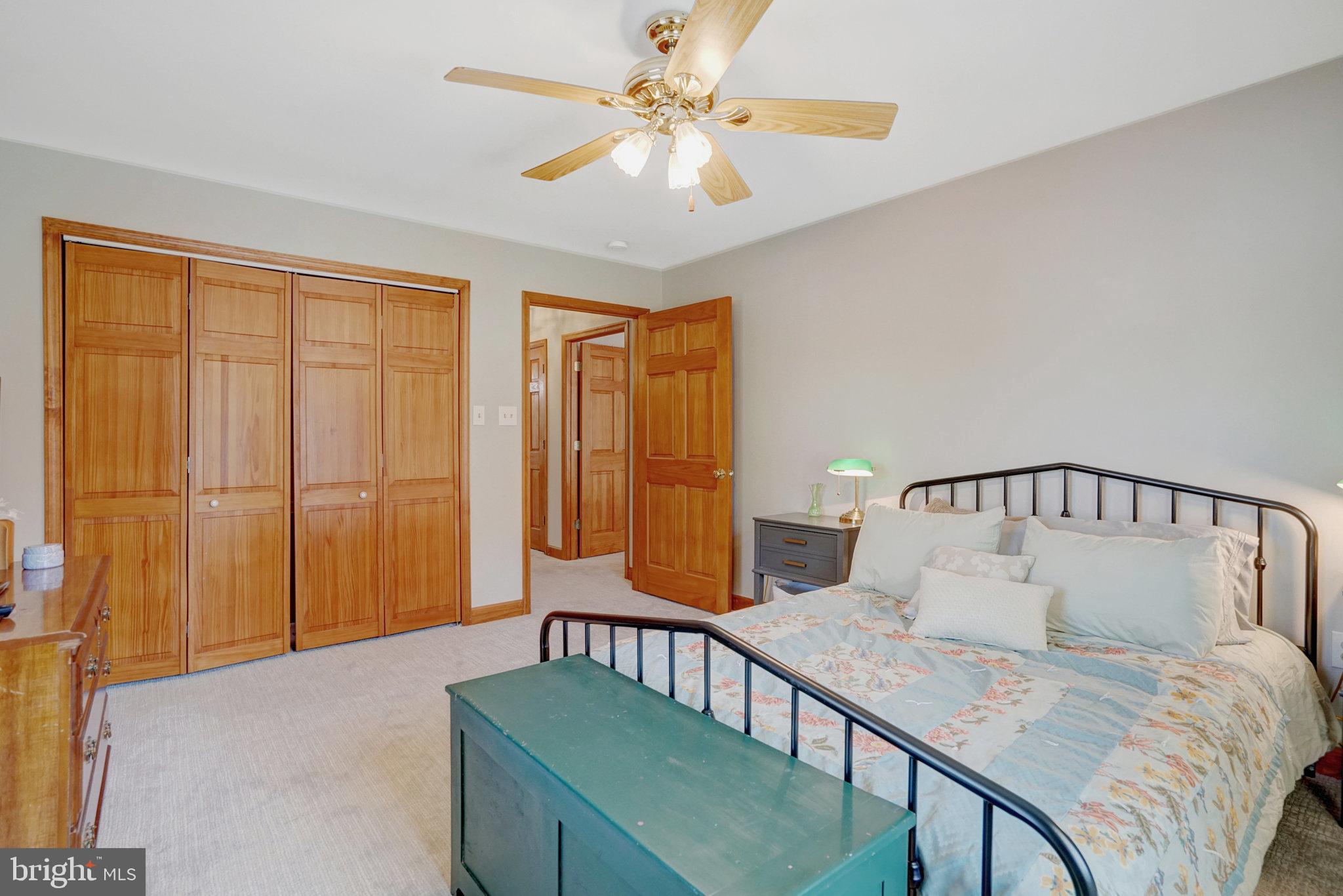 MOUNT VERNON MANOR - Residential