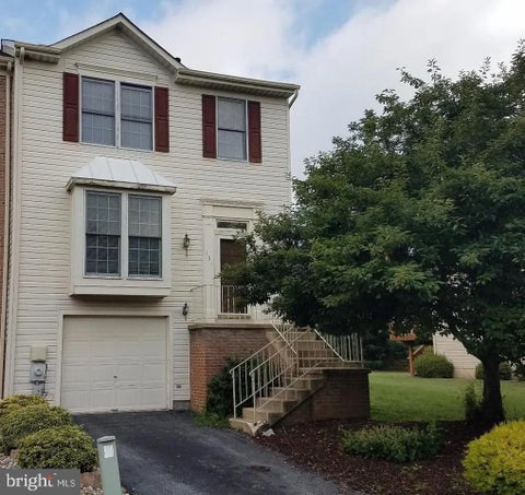 Townhouse For Rent - 131 Attic Court<br/> WILMINGTON, DE 19808