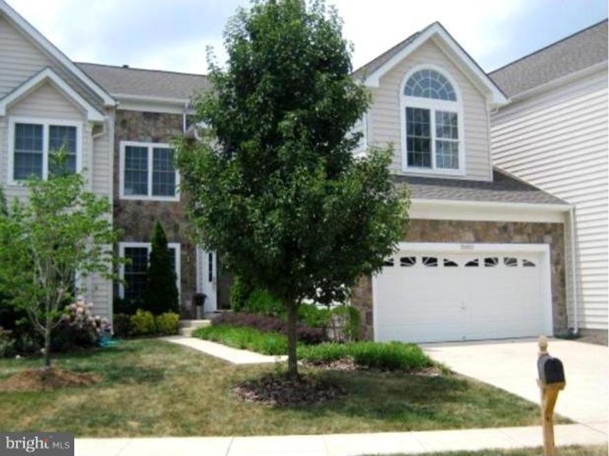 Toll Bros. semi detached W/ deck overlooking 4th fairway at SR golf club. 3 finished levels,over 3200 sqft. Kitchen features granite ,gas cooktop,breakfast bar open to FR W/gas fireplace & door to deck.2 story LR, sep. DR, 1st floor laundry/mud room off 2 car garage.Upper level features large master with Lux bath & his & her closets & 2 additional bedrooms. LL has large rec room & den & full bath