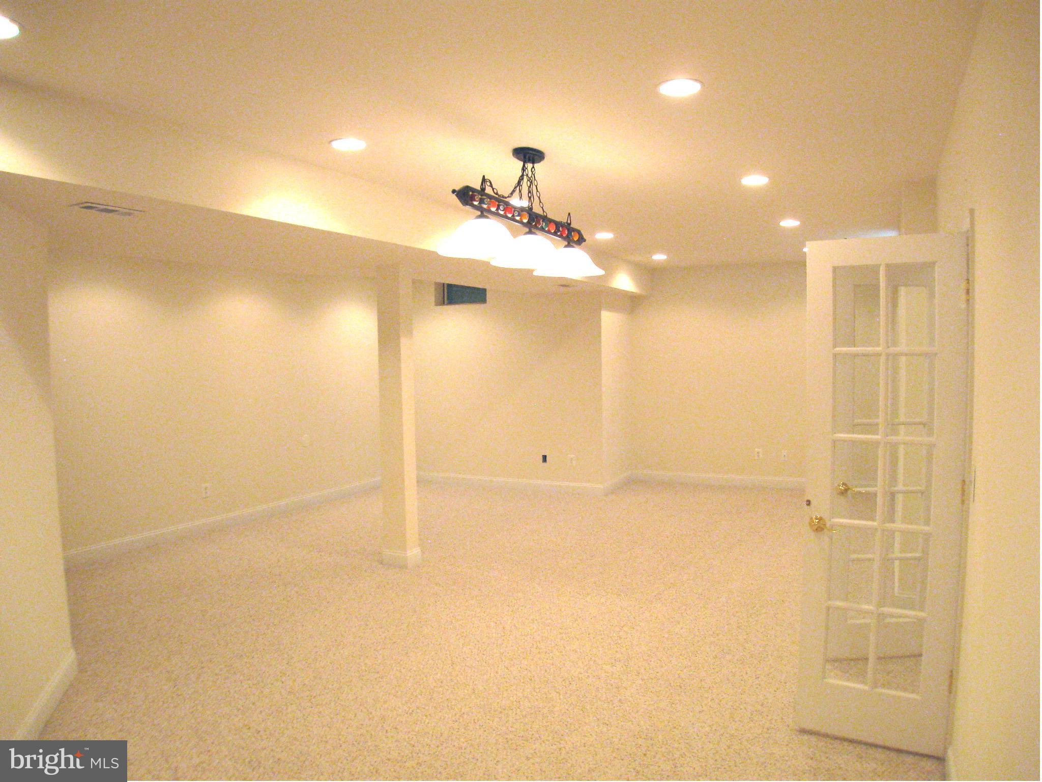 SOUTH RIDING - Residential Lease