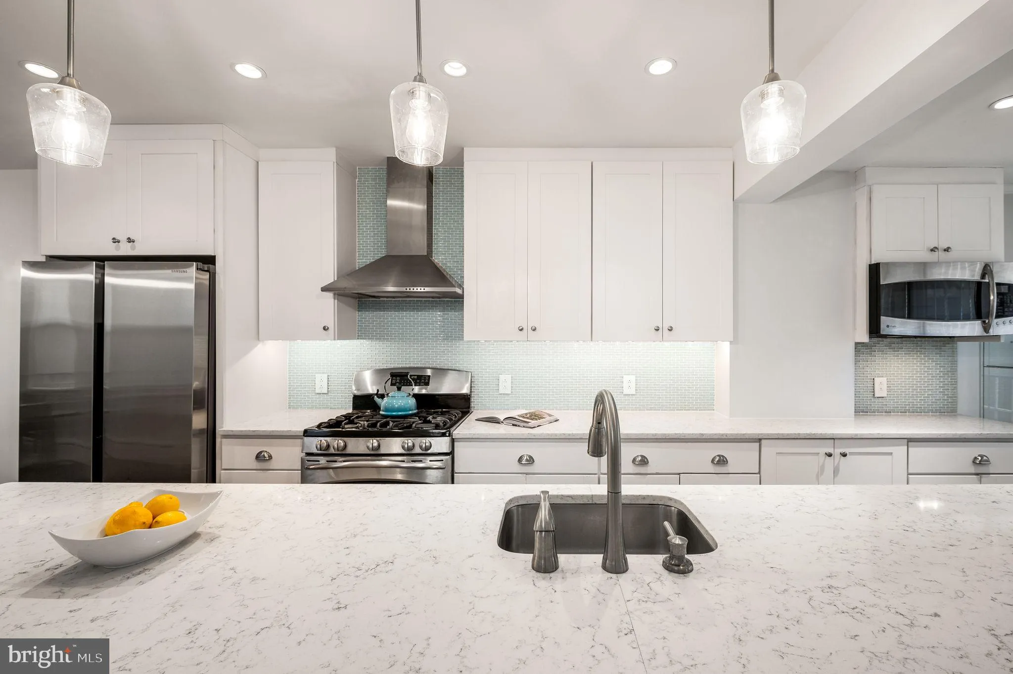 Philadelphia, Pennsylvania 19103, United States, 4 Bedrooms Bedrooms, ,2 BathroomsBathrooms,Residential,Pending,5565