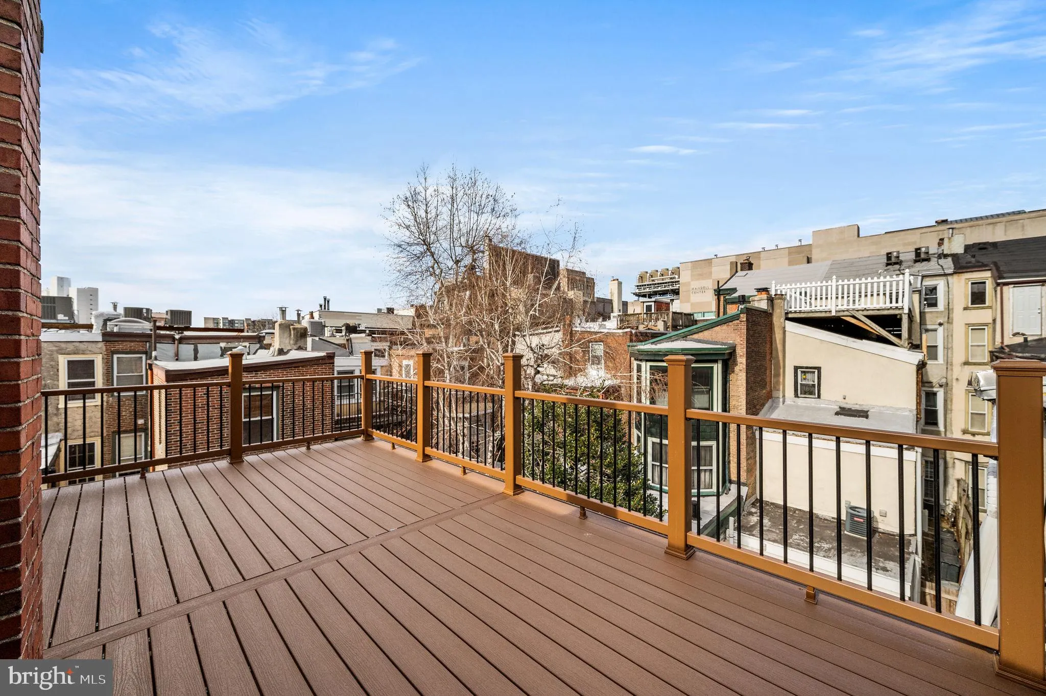 Philadelphia, Pennsylvania 19103, United States, 4 Bedrooms Bedrooms, ,2 BathroomsBathrooms,Residential,Pending,5565