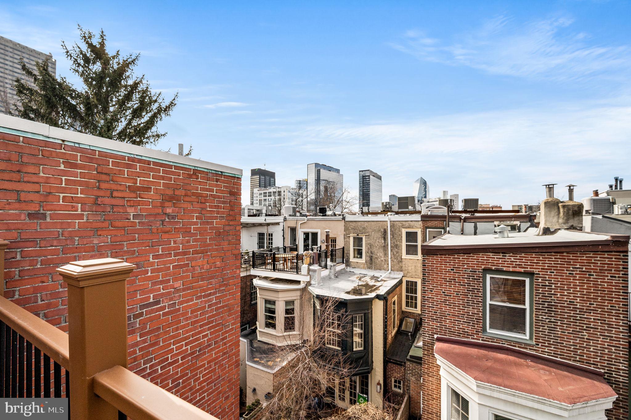 LOGAN SQUARE - Residential