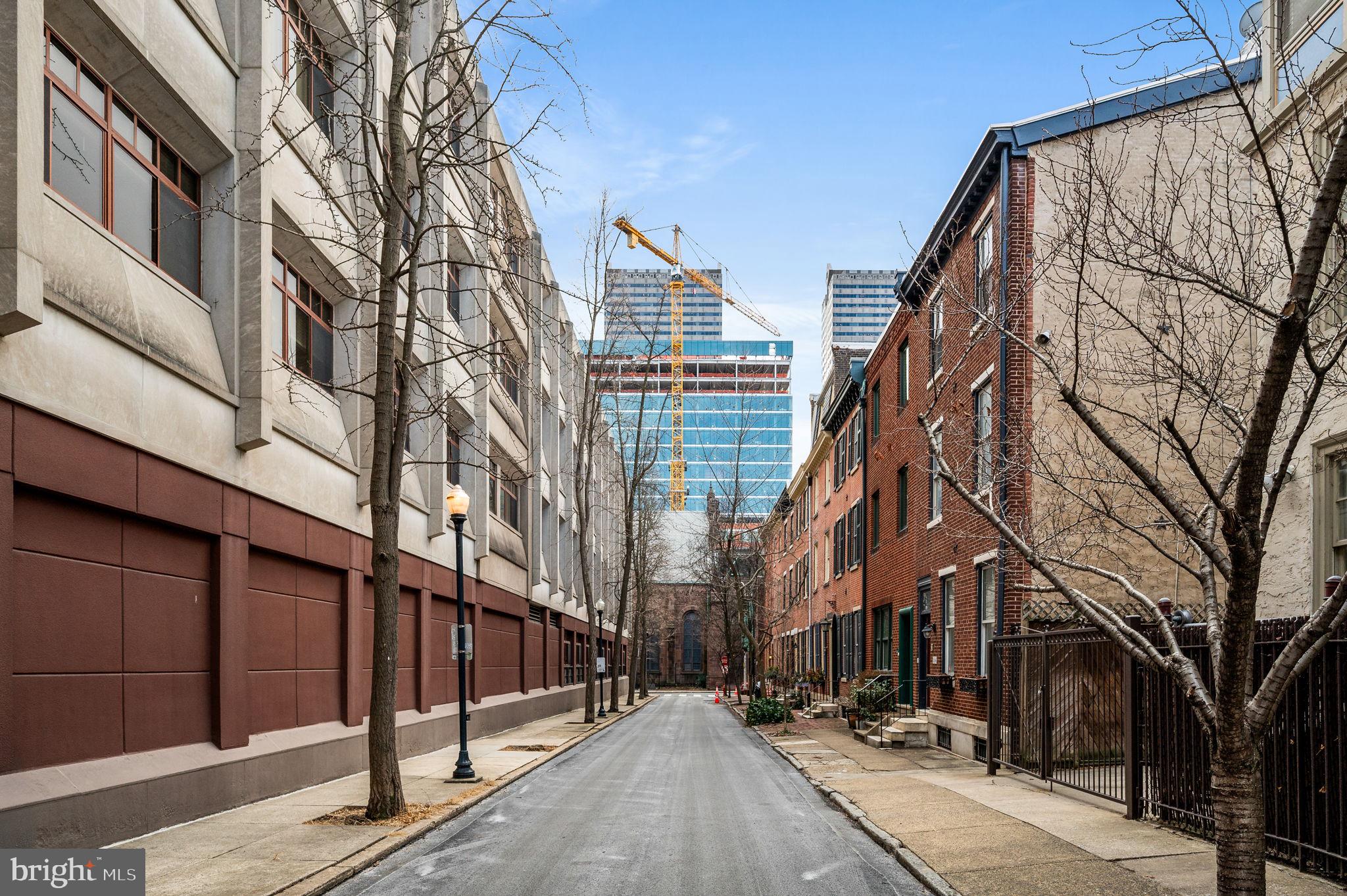 LOGAN SQUARE - Residential