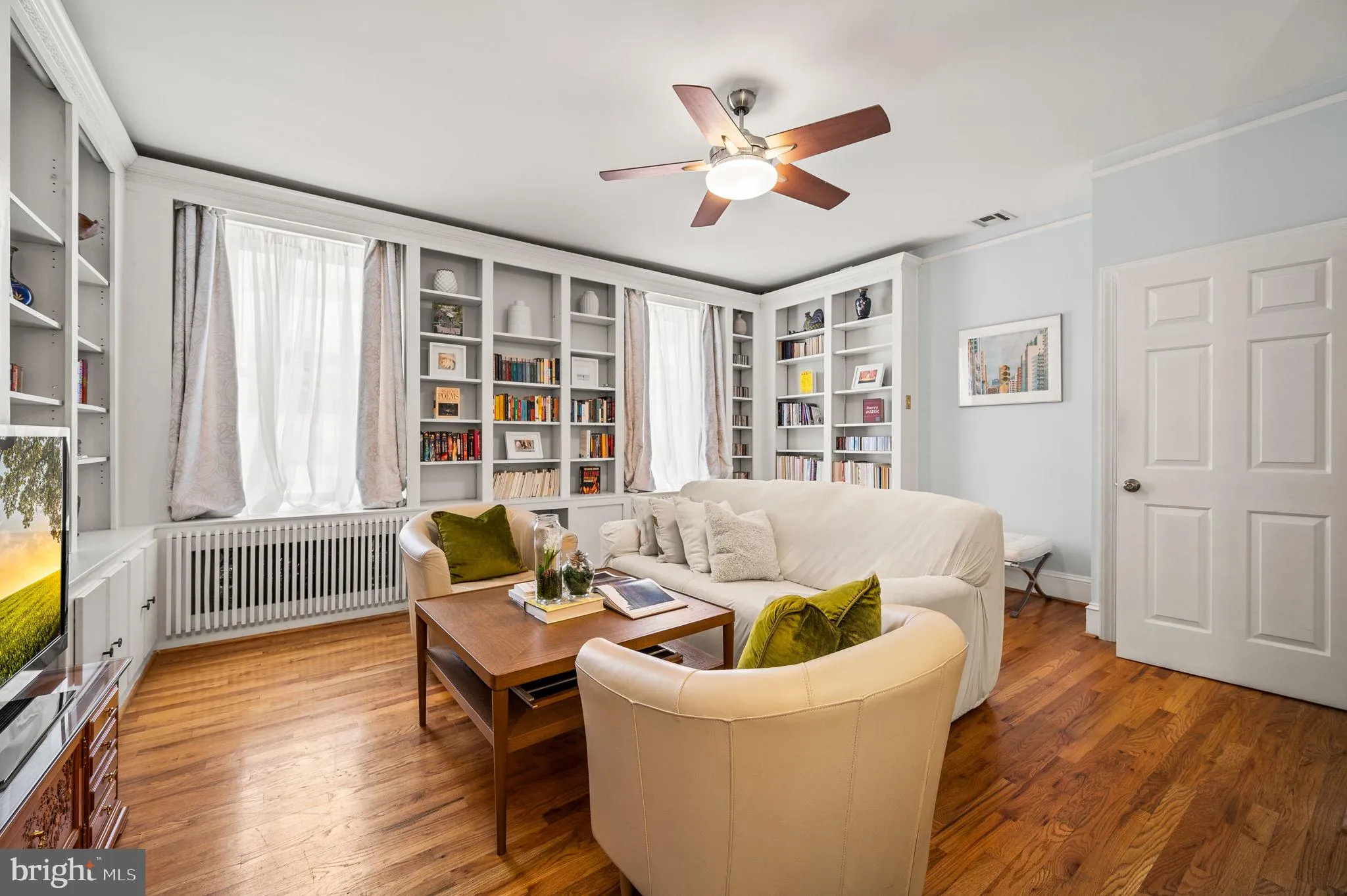 Philadelphia, Pennsylvania 19103, United States, 4 Bedrooms Bedrooms, ,2 BathroomsBathrooms,Residential,Pending,5565