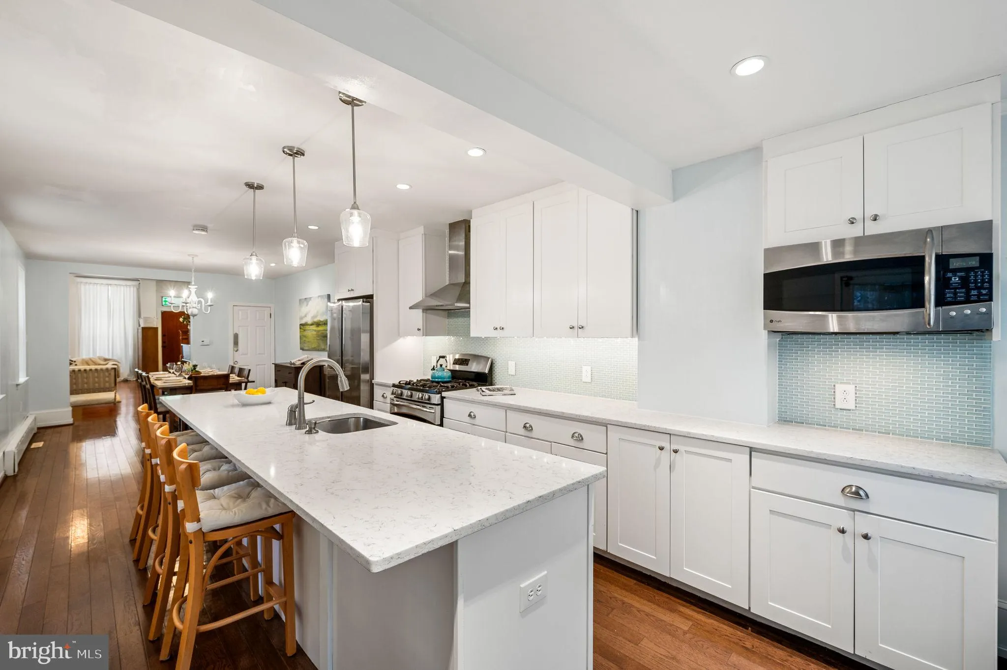 Philadelphia, Pennsylvania 19103, United States, 4 Bedrooms Bedrooms, ,2 BathroomsBathrooms,Residential,Pending,5565