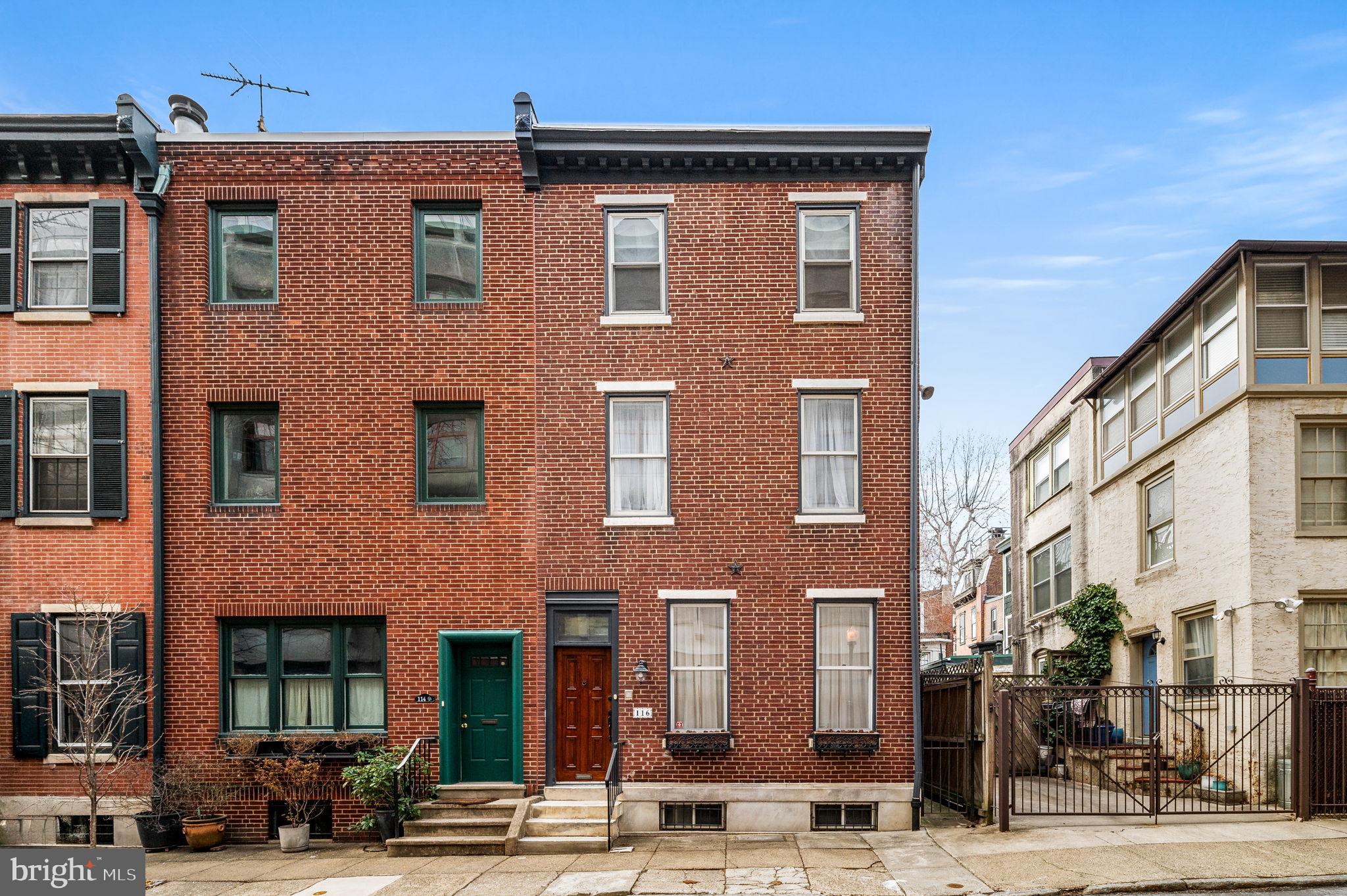 LOGAN SQUARE - Residential