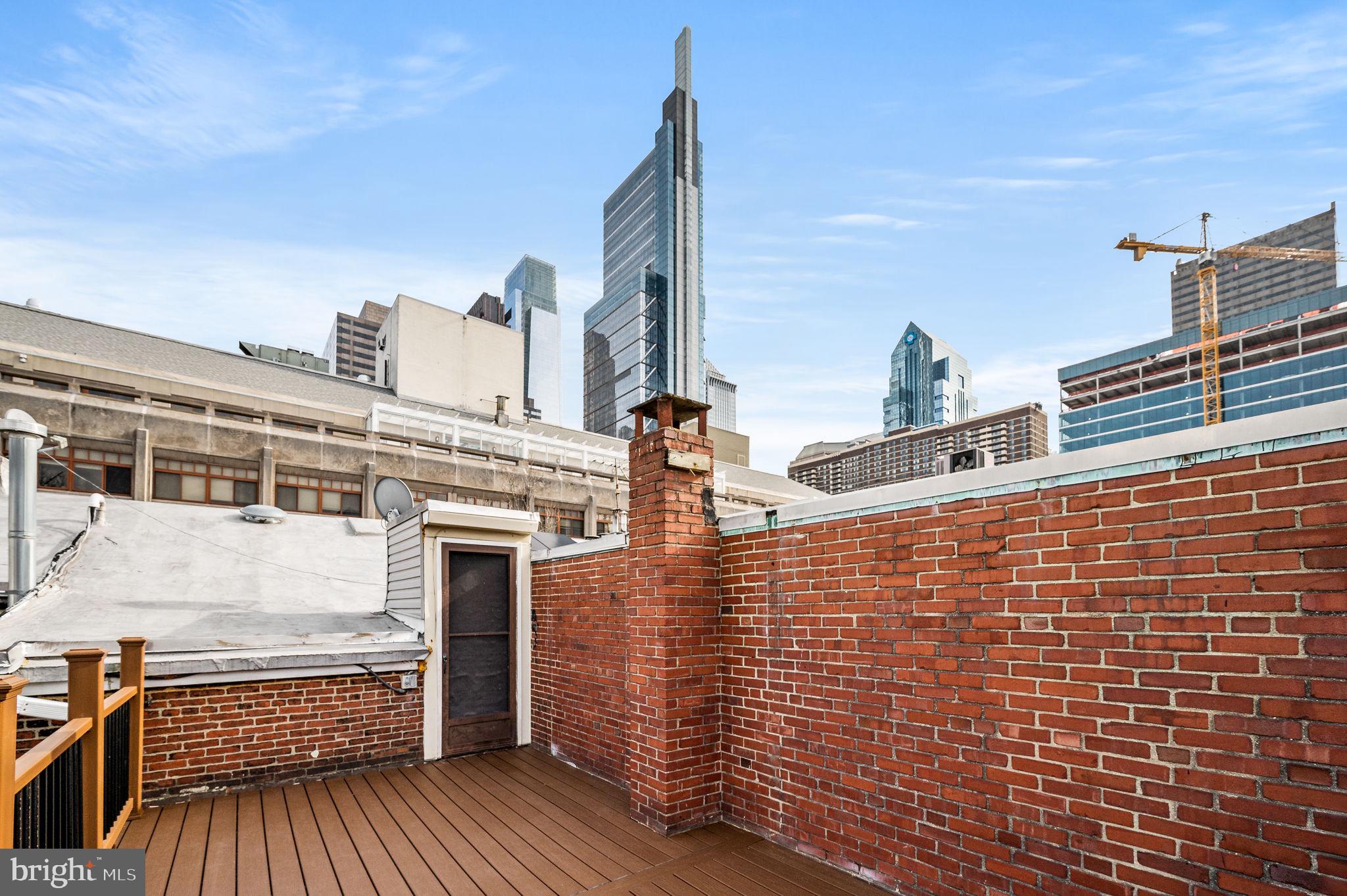 LOGAN SQUARE - Residential