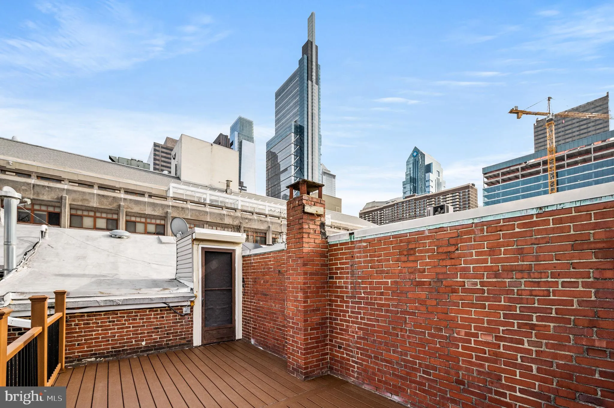 Philadelphia, Pennsylvania 19103, United States, 4 Bedrooms Bedrooms, ,2 BathroomsBathrooms,Residential,Pending,5565