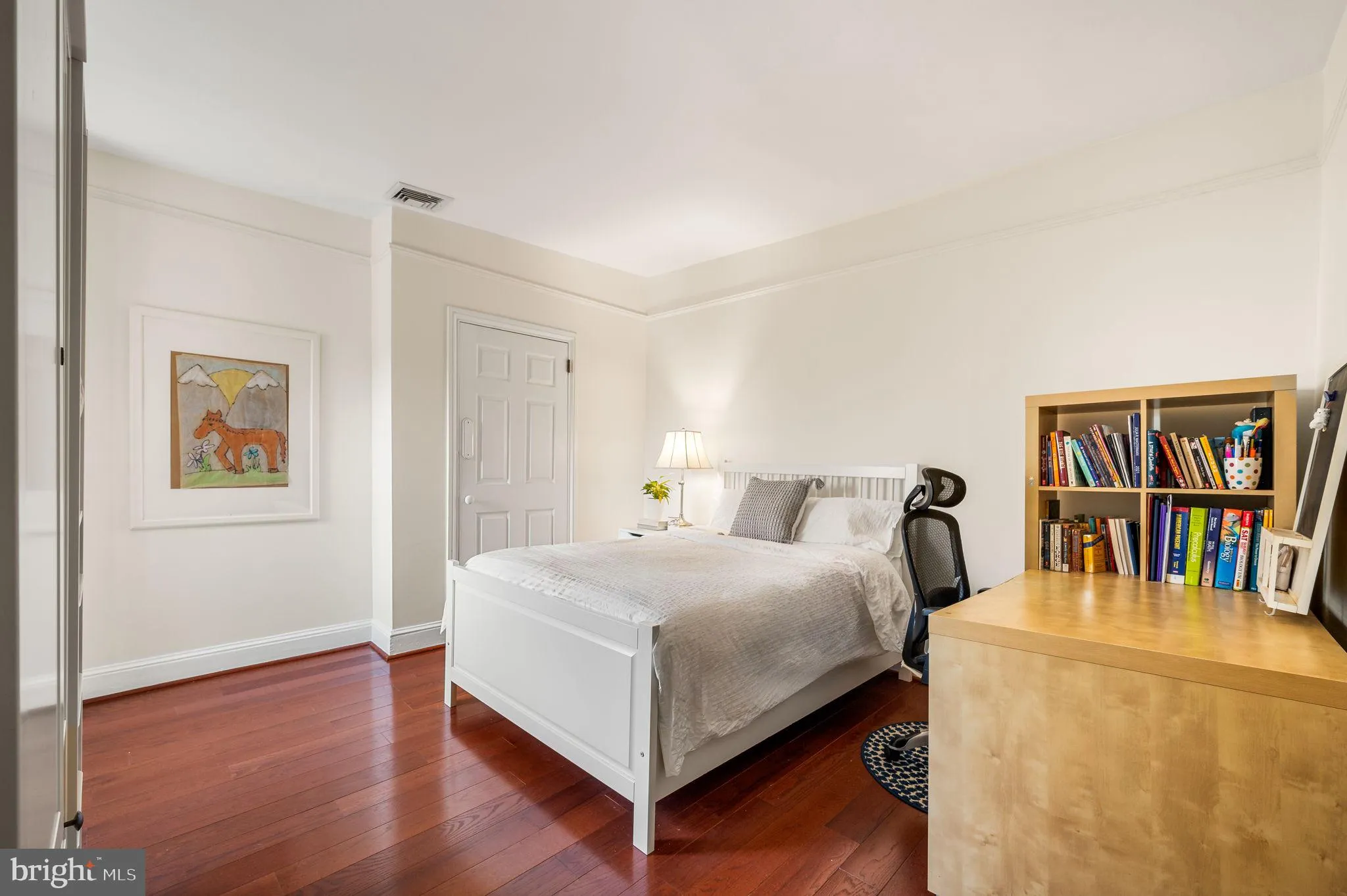 Philadelphia, Pennsylvania 19103, United States, 4 Bedrooms Bedrooms, ,2 BathroomsBathrooms,Residential,Pending,5565