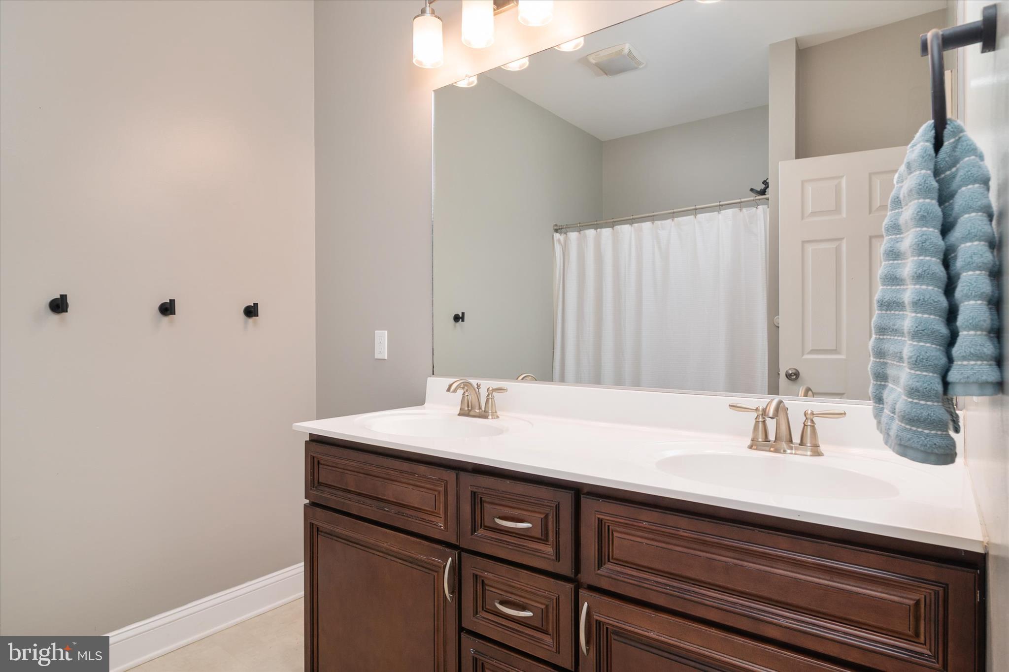 AUGUST RUN - Residential