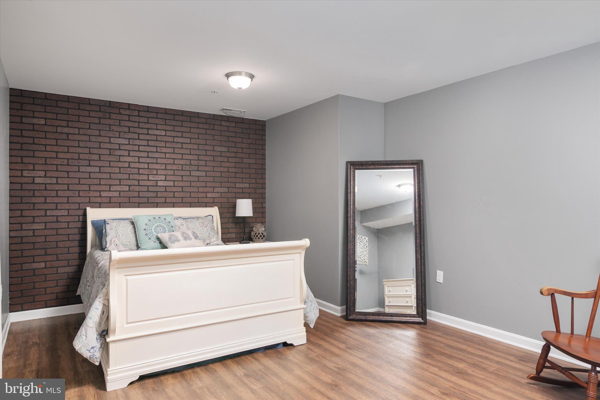 AUGUST RUN - Residential