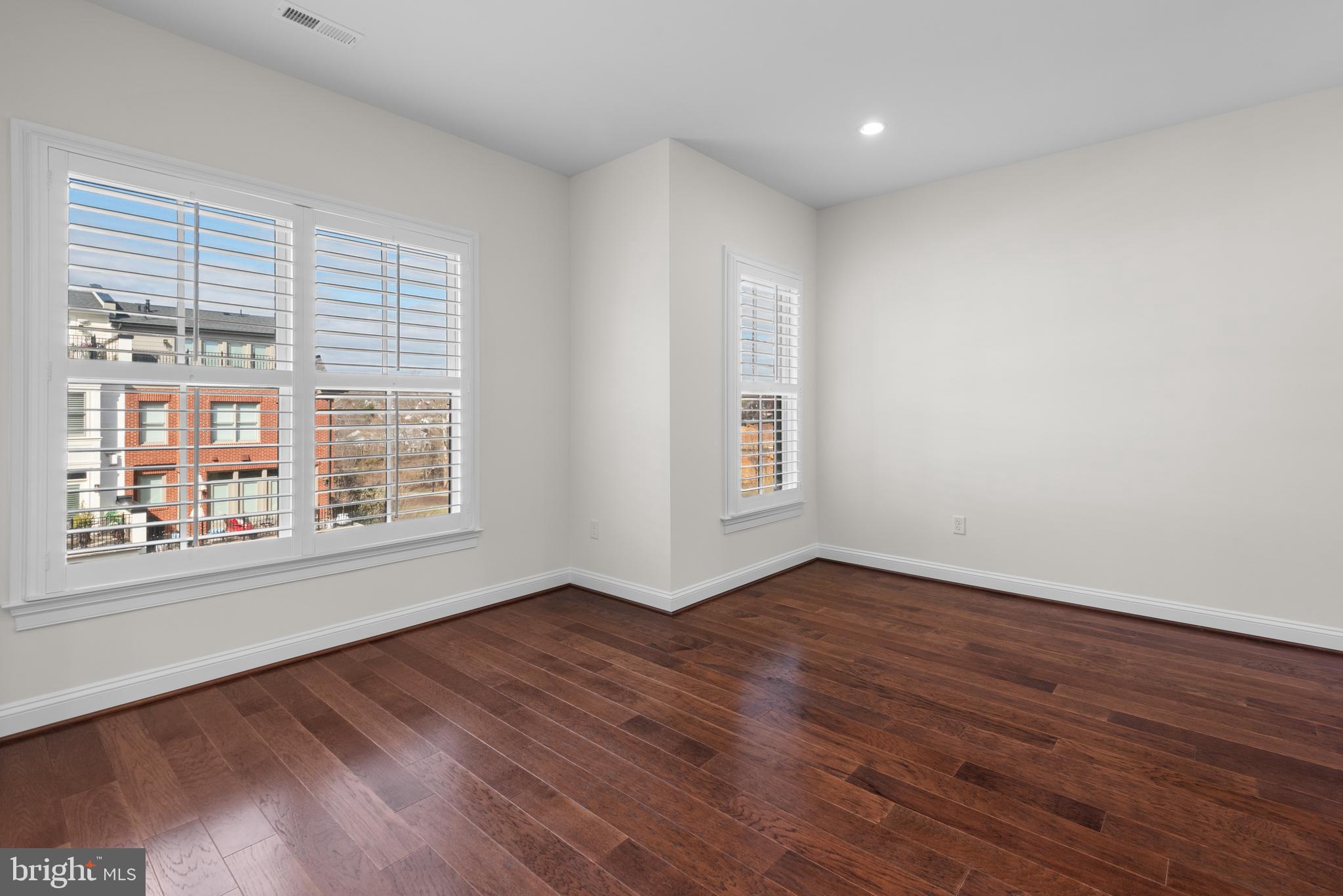 SYMPHONY PARK - Residential