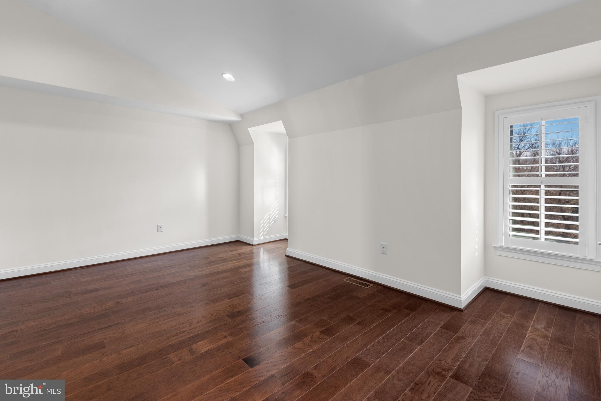 SYMPHONY PARK - Residential