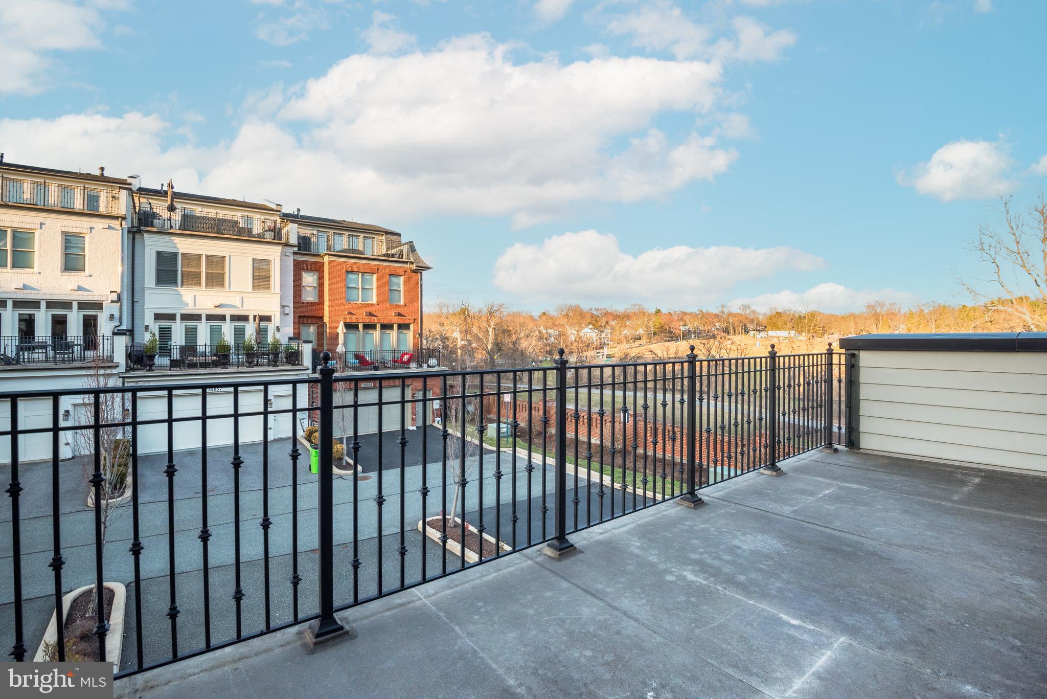 SYMPHONY PARK - Residential