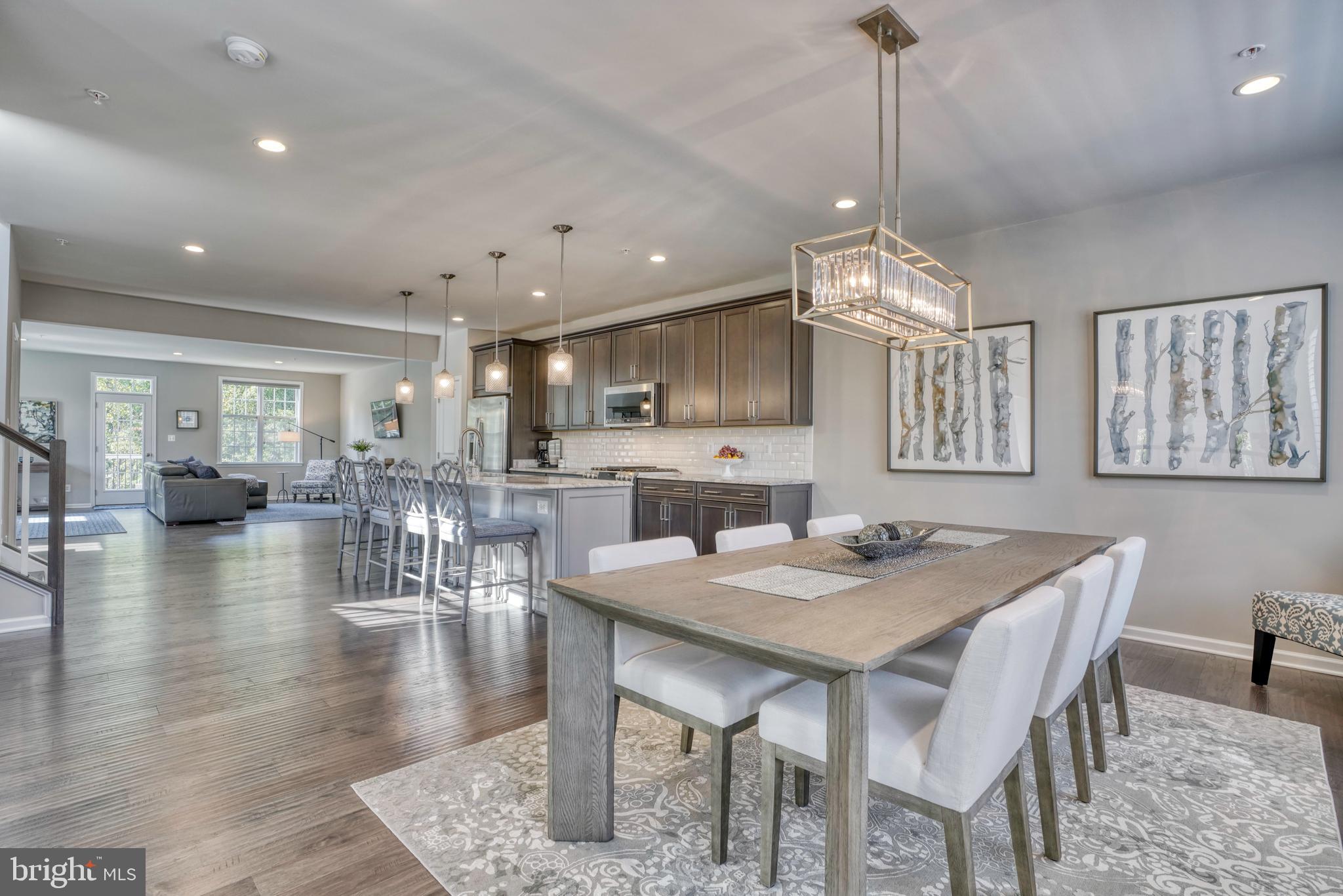 LAUREL RIDGE - THE MEADOWS - Residential