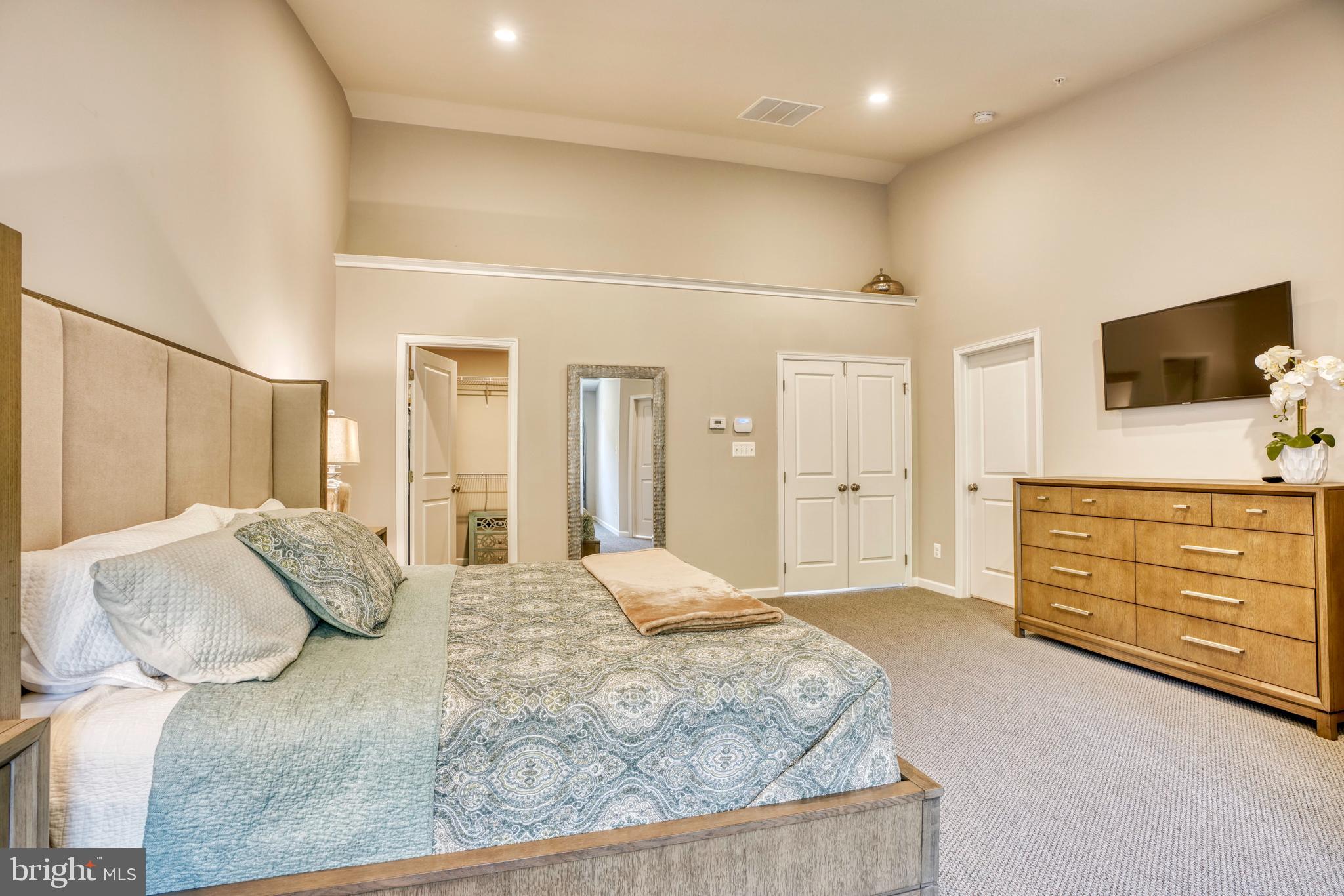 LAUREL RIDGE - THE MEADOWS - Residential