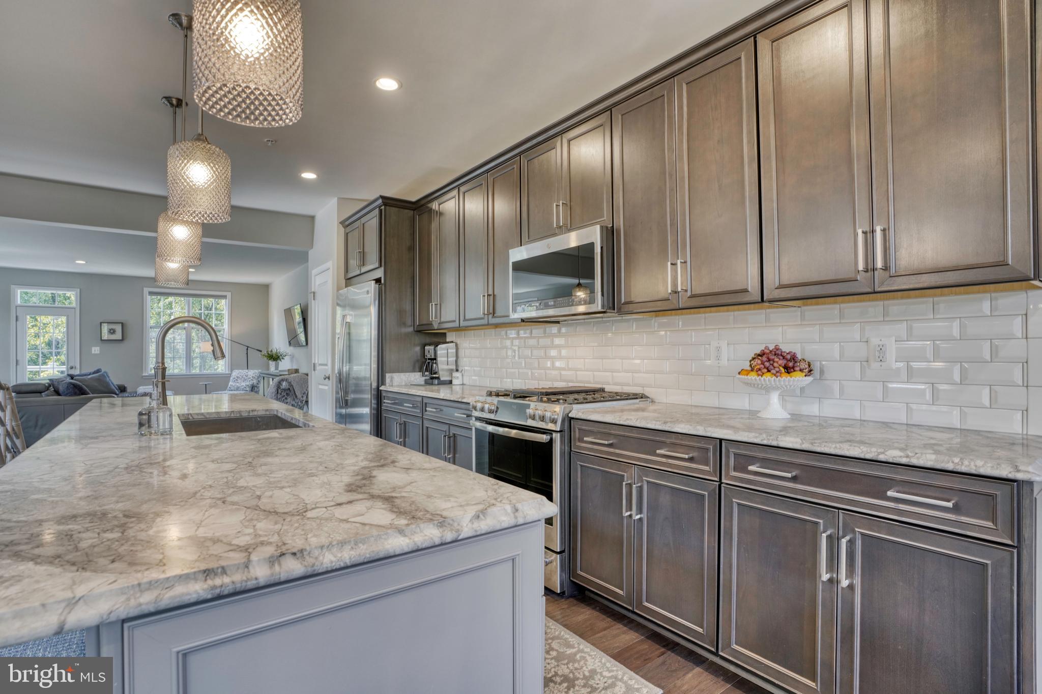 LAUREL RIDGE - THE MEADOWS - Residential