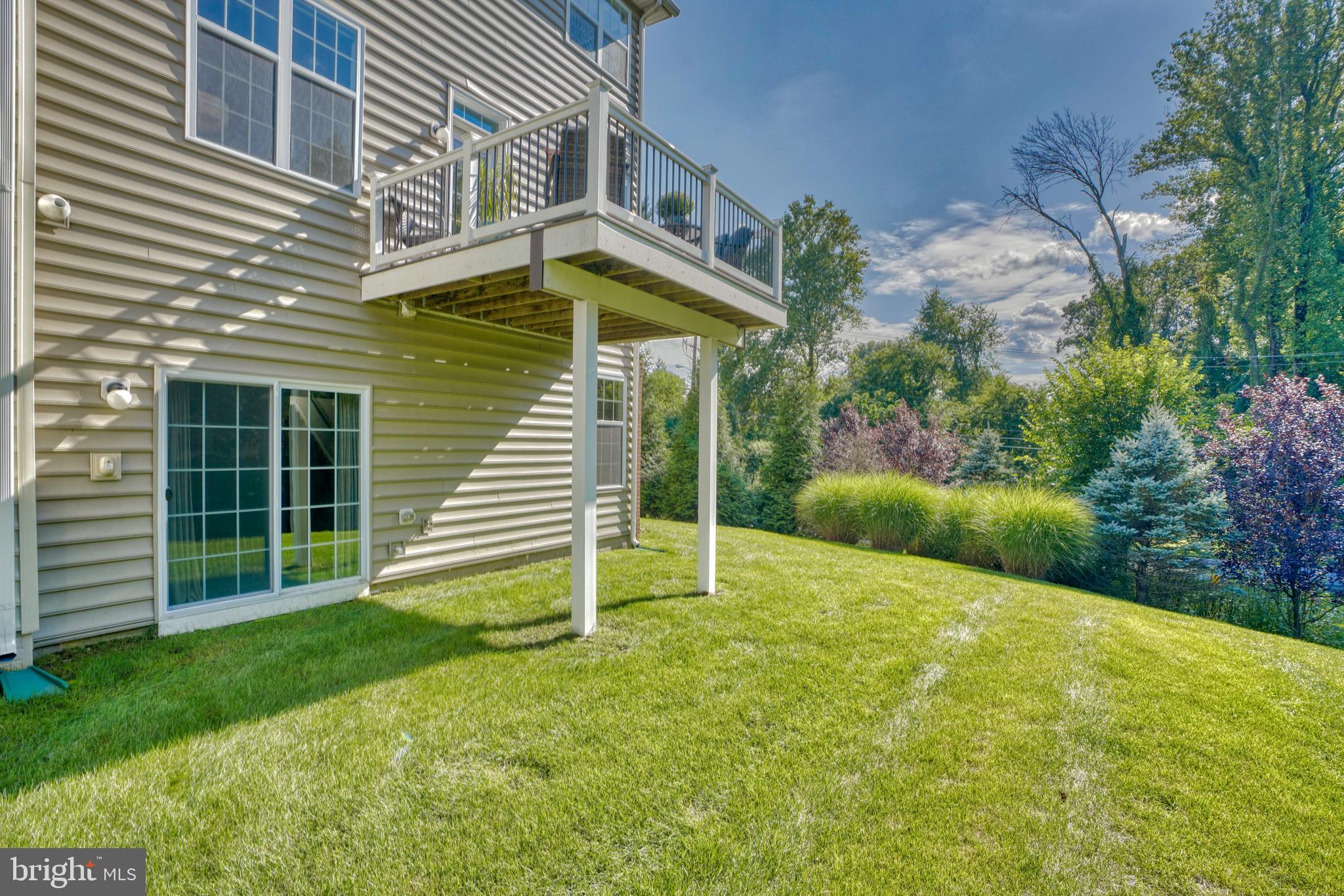 LAUREL RIDGE - THE MEADOWS - Residential