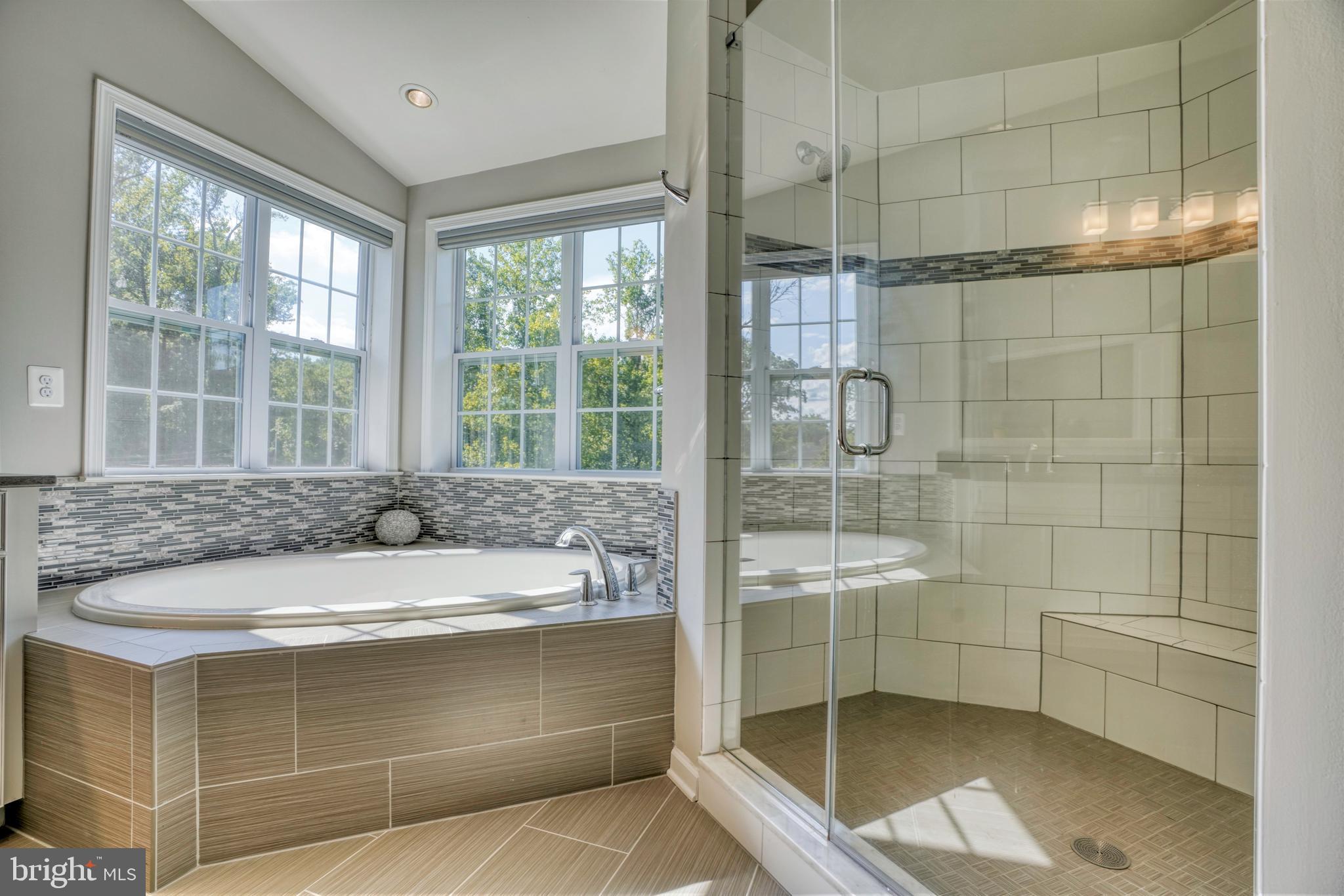 LAUREL RIDGE - THE MEADOWS - Residential