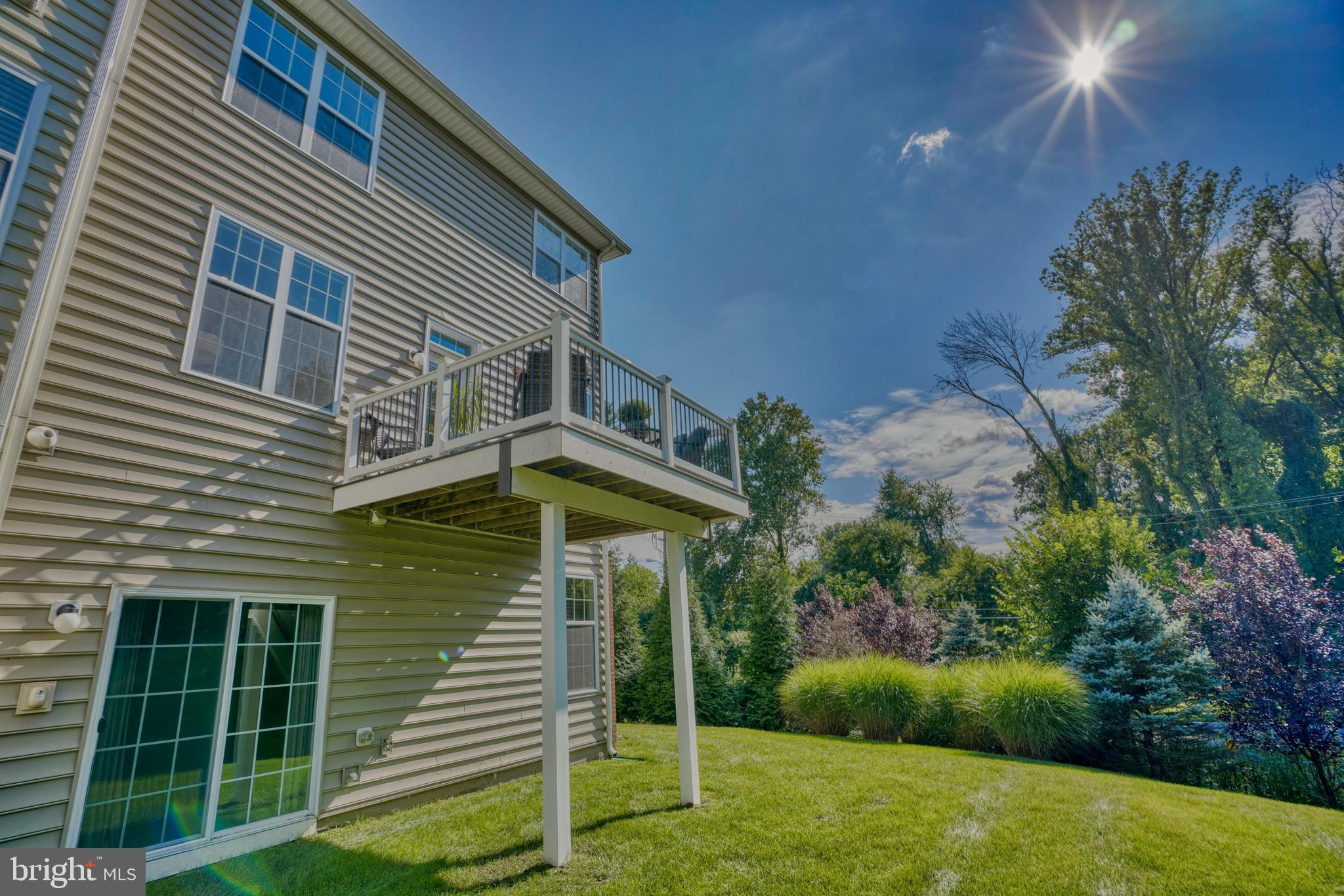 LAUREL RIDGE - THE MEADOWS - Residential