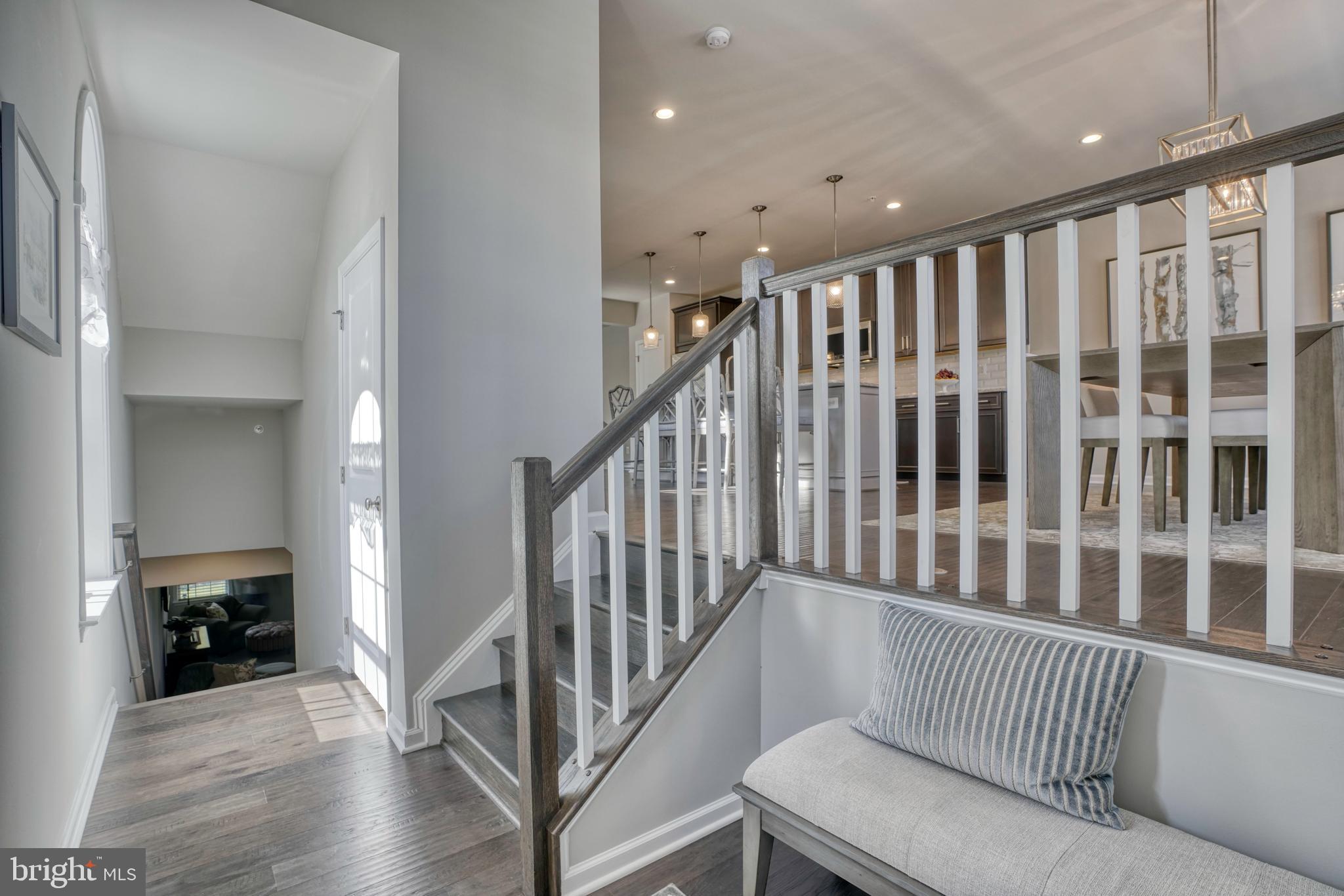 LAUREL RIDGE - THE MEADOWS - Residential