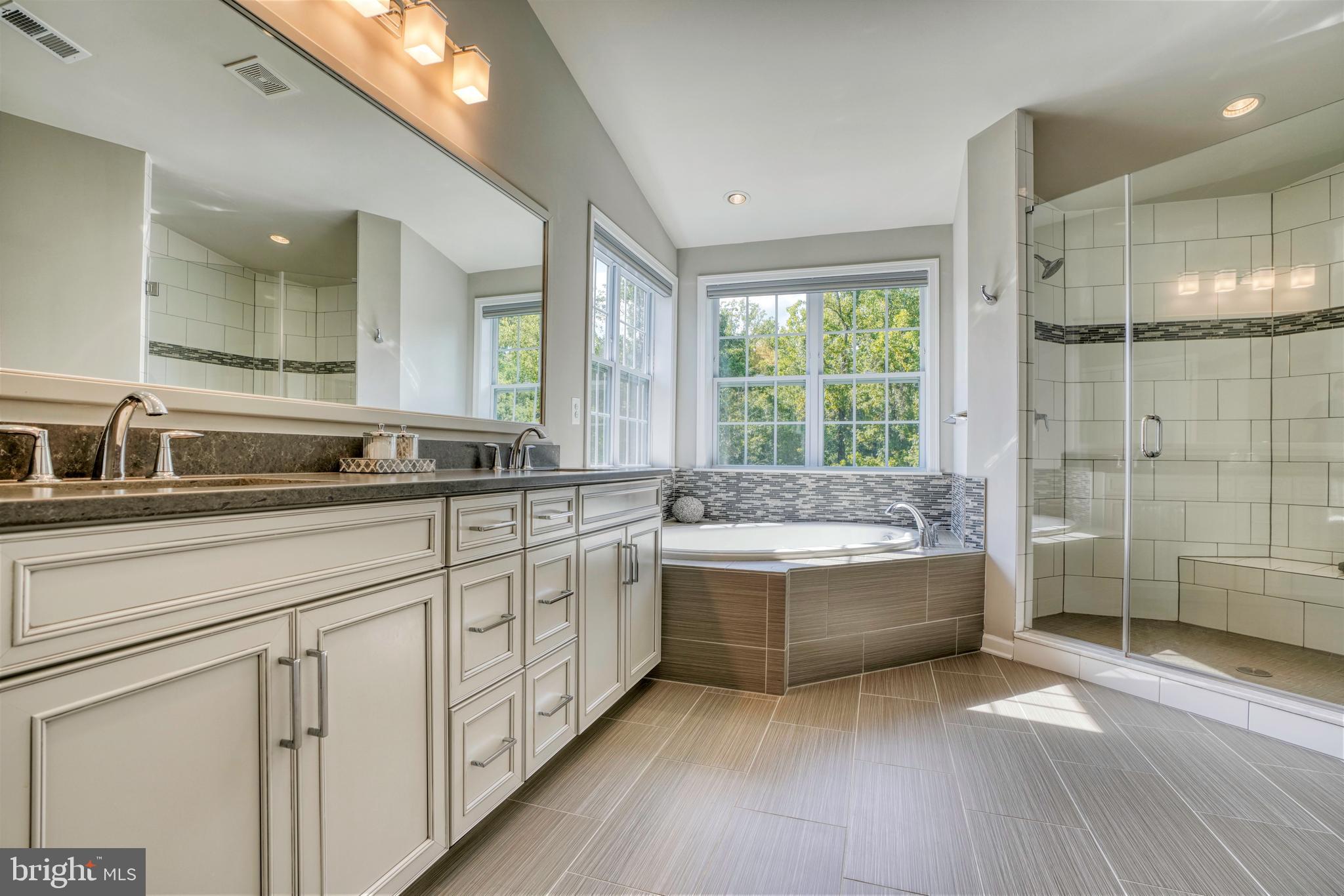 LAUREL RIDGE - THE MEADOWS - Residential