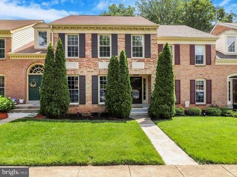 4621 LUXBERRY DRIVE FAIRFAX VA 22032