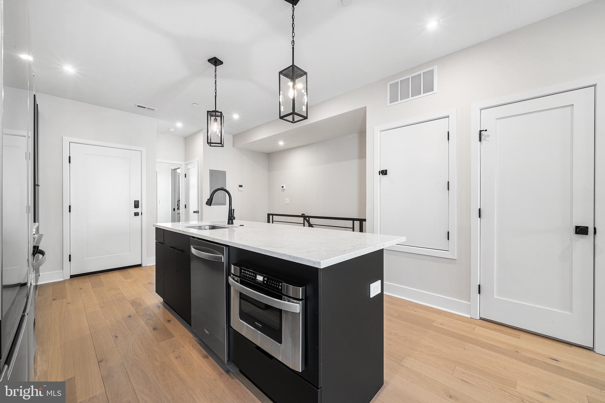 OLDE KENSINGTON - Residential Lease