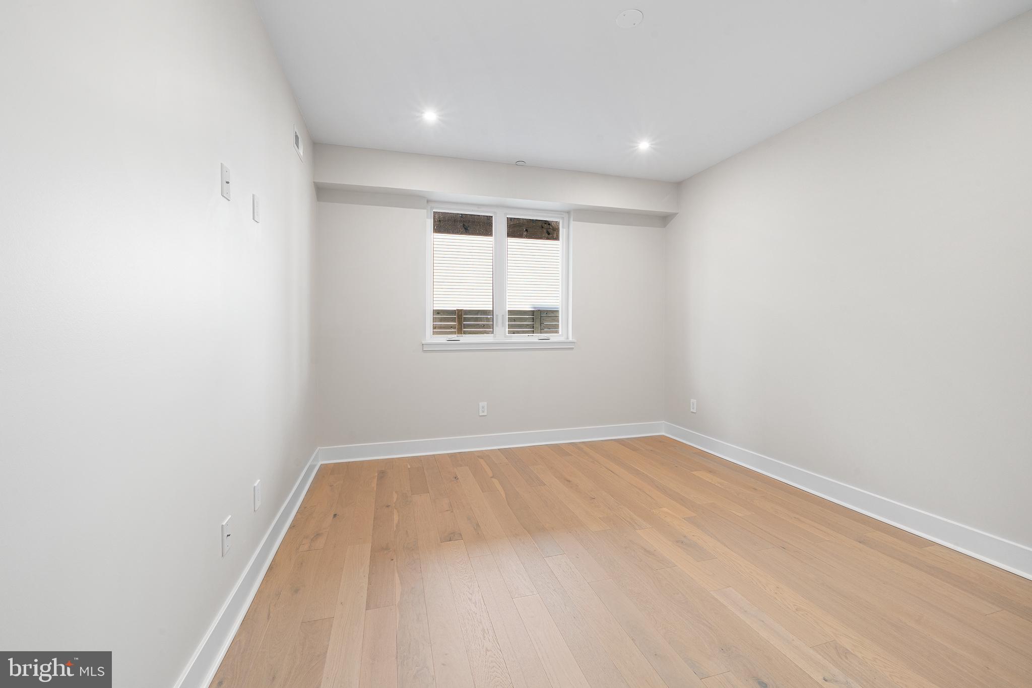 OLDE KENSINGTON - Residential Lease