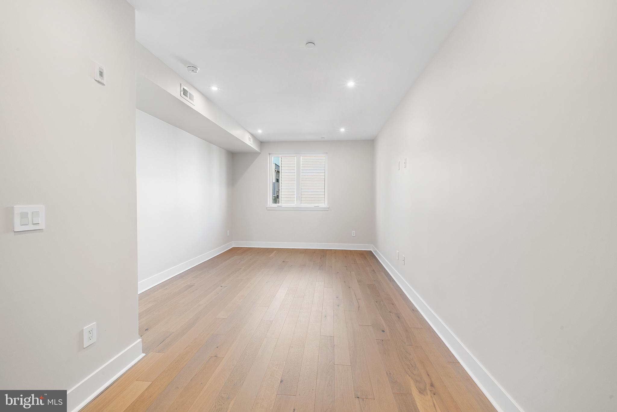 OLDE KENSINGTON - Residential Lease