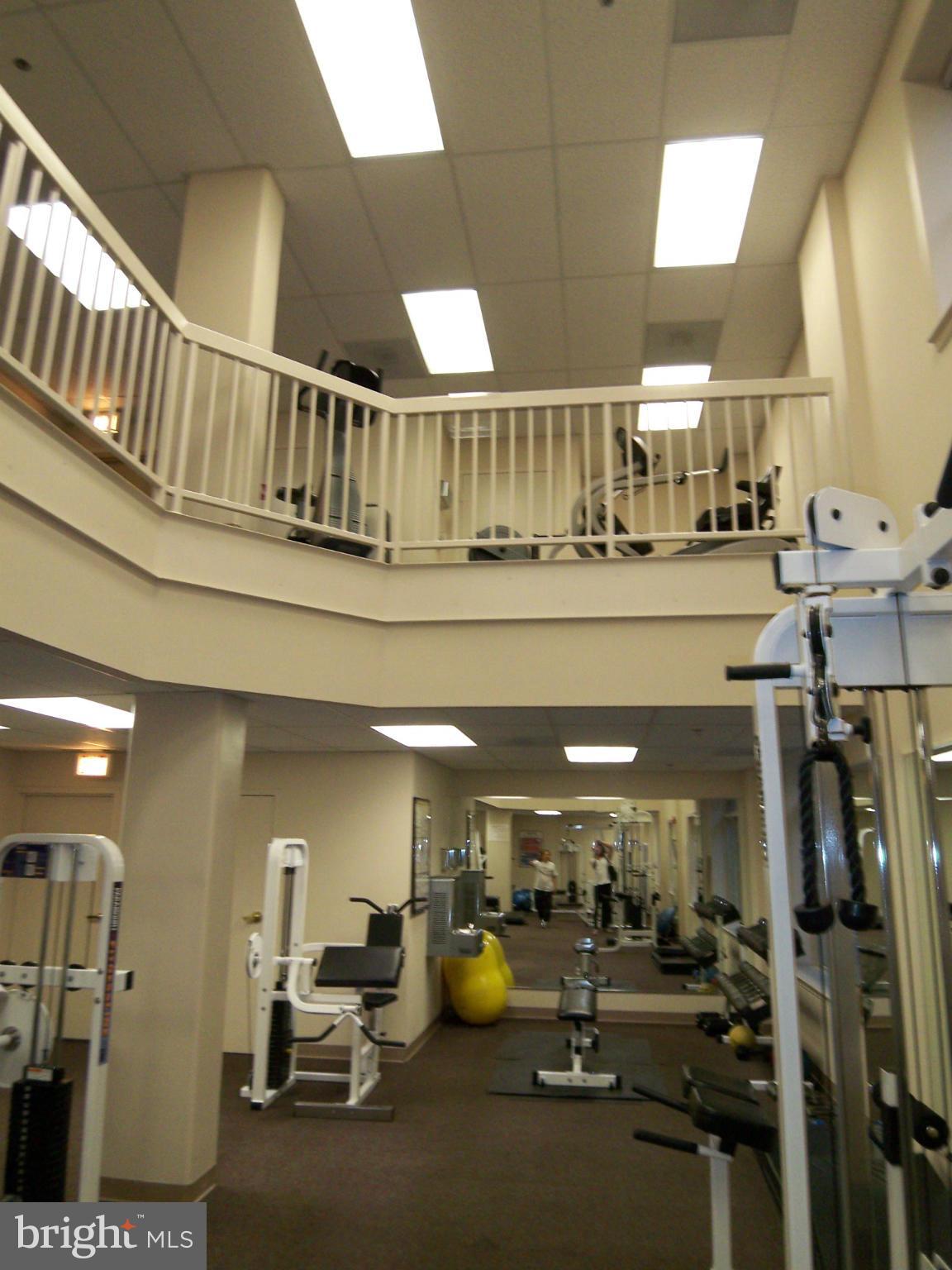 CARLYLE TOWERS - Residential Lease