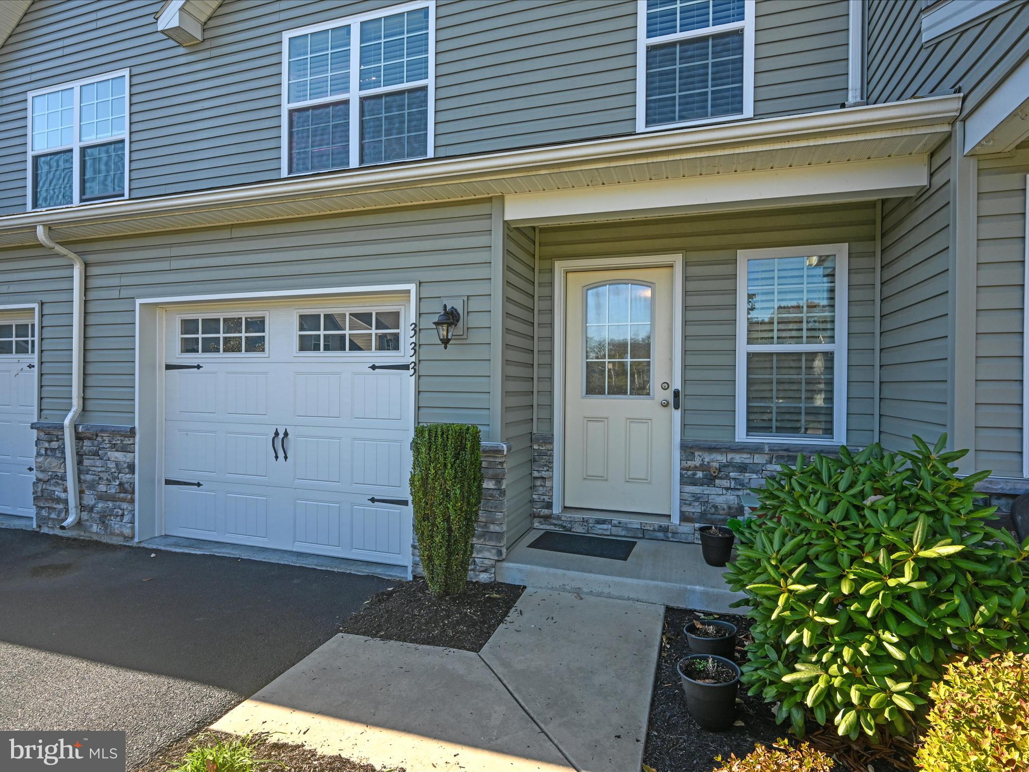 333 BRIAR RIDGE CIRCLE