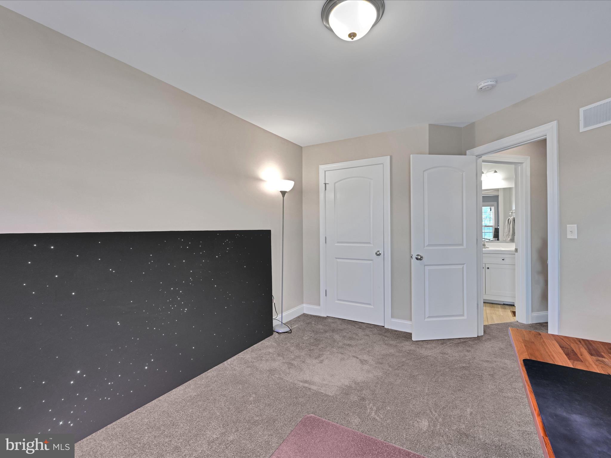 LOCUST RIDGE - Residential