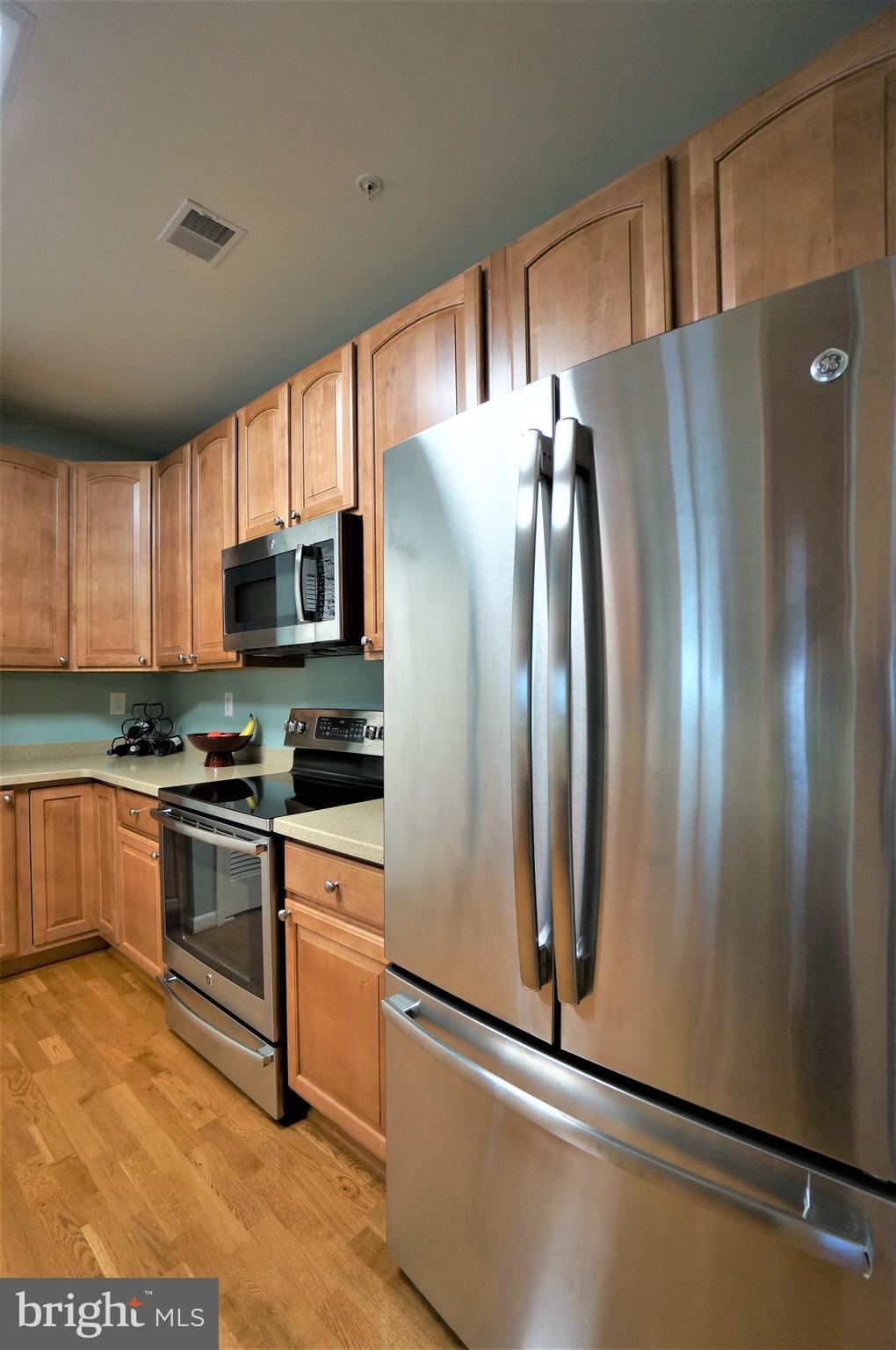 COURTYARDS AT WAVERLY WOODS EAST - Residential