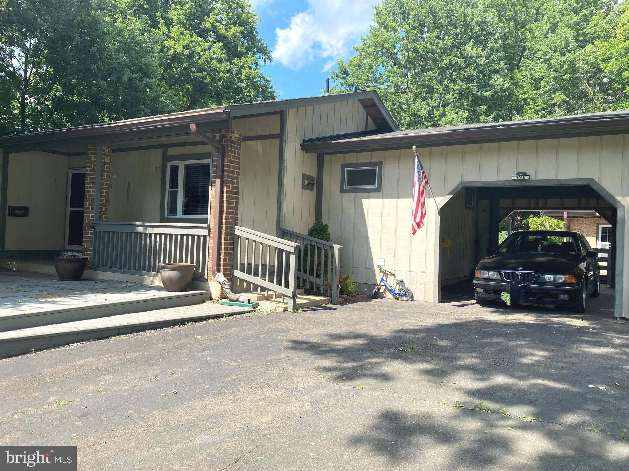 1002 CHARLTON PLACE