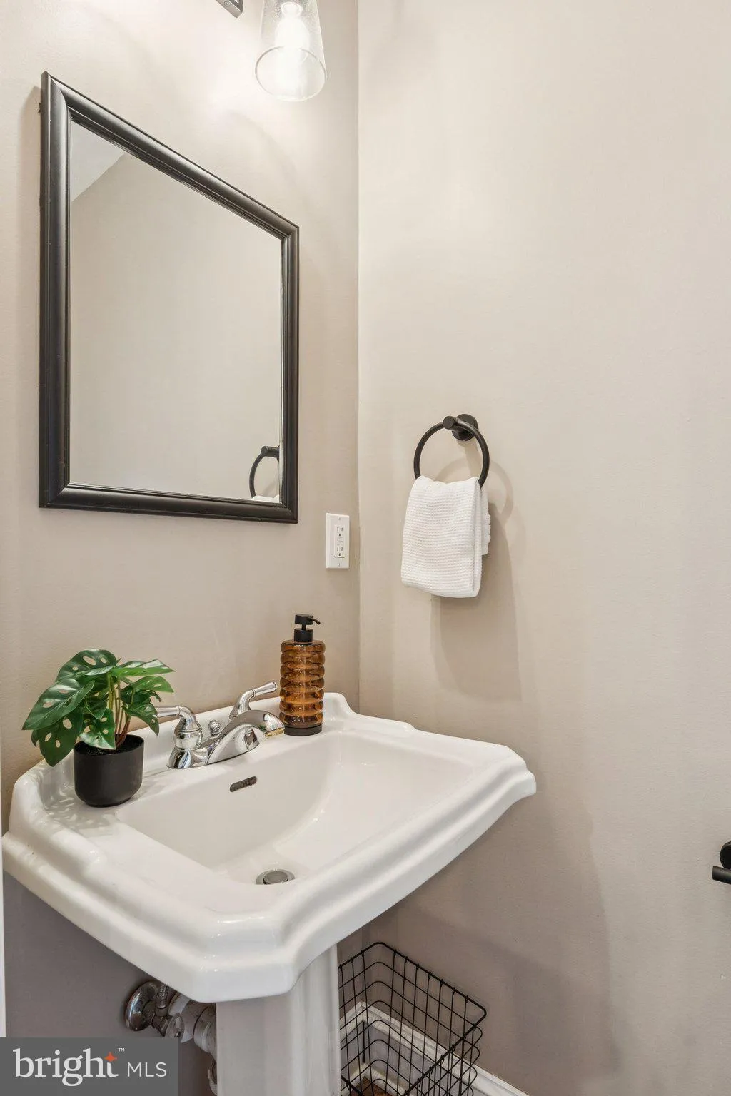 Baltimore, Maryland 21224, United States, 4 Bedrooms Bedrooms, ,3 BathroomsBathrooms,Residential,Active,183727