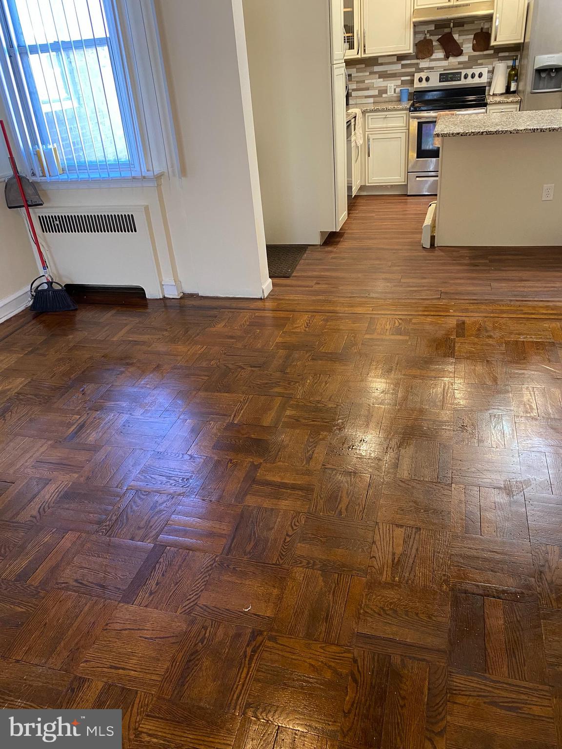 CASTOR GARDENS - Residential Lease