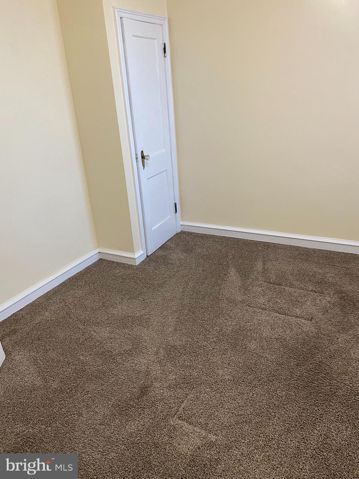 CASTOR GARDENS - Residential Lease