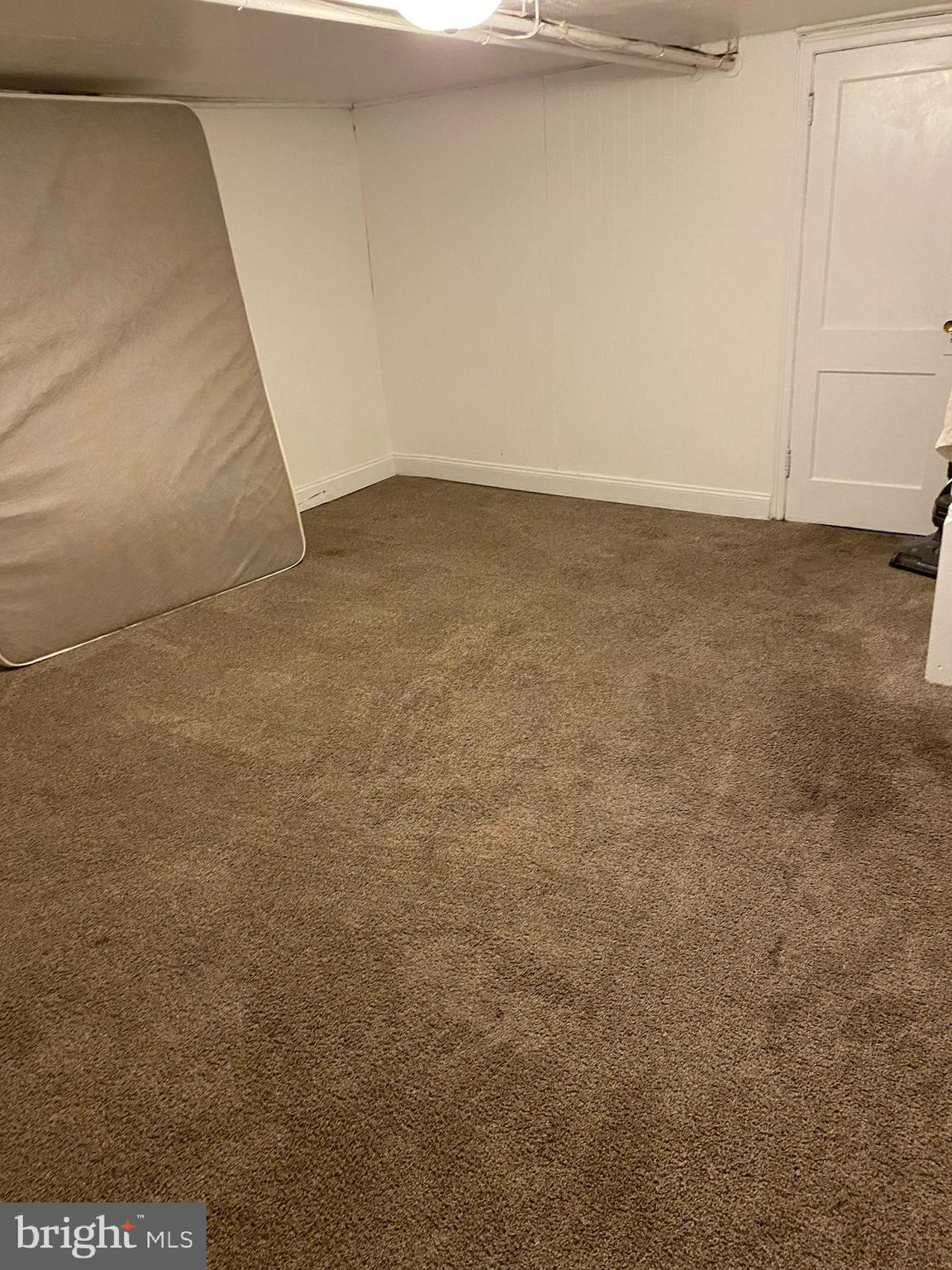 CASTOR GARDENS - Residential Lease