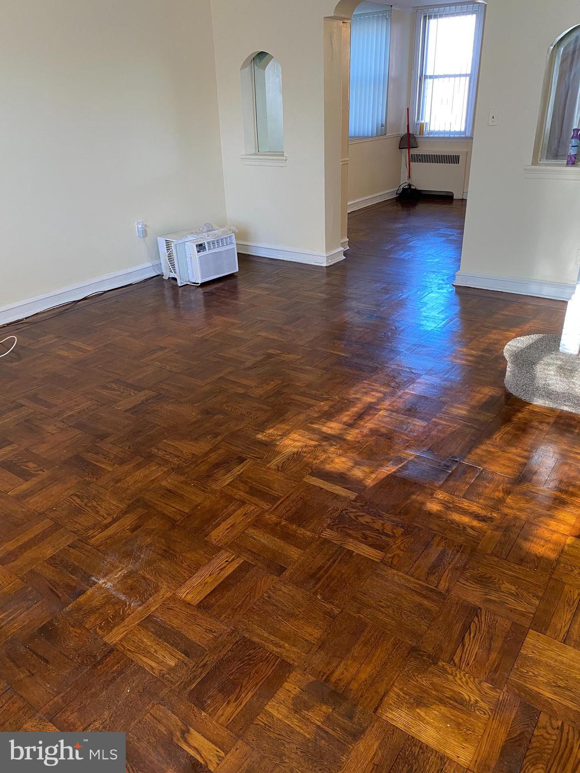 CASTOR GARDENS - Residential Lease