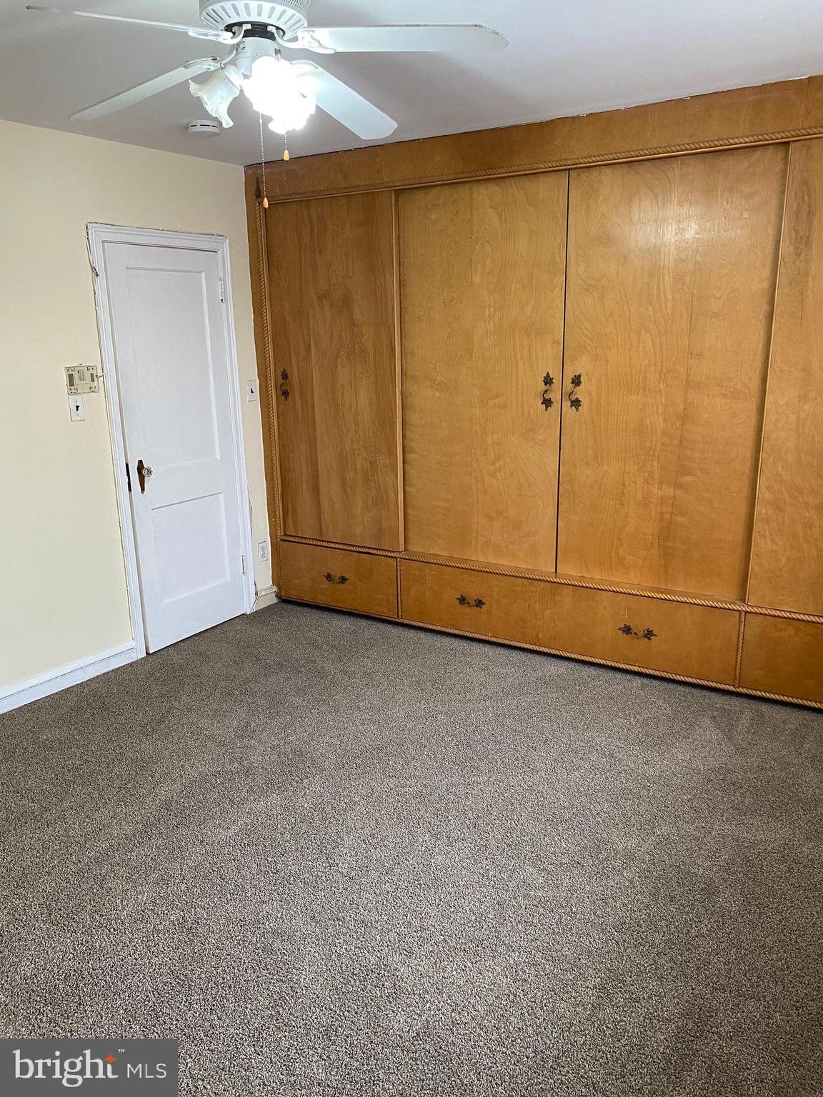 CASTOR GARDENS - Residential Lease