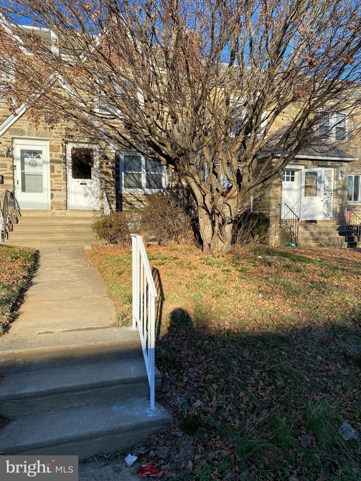 CASTOR GARDENS - Residential Lease