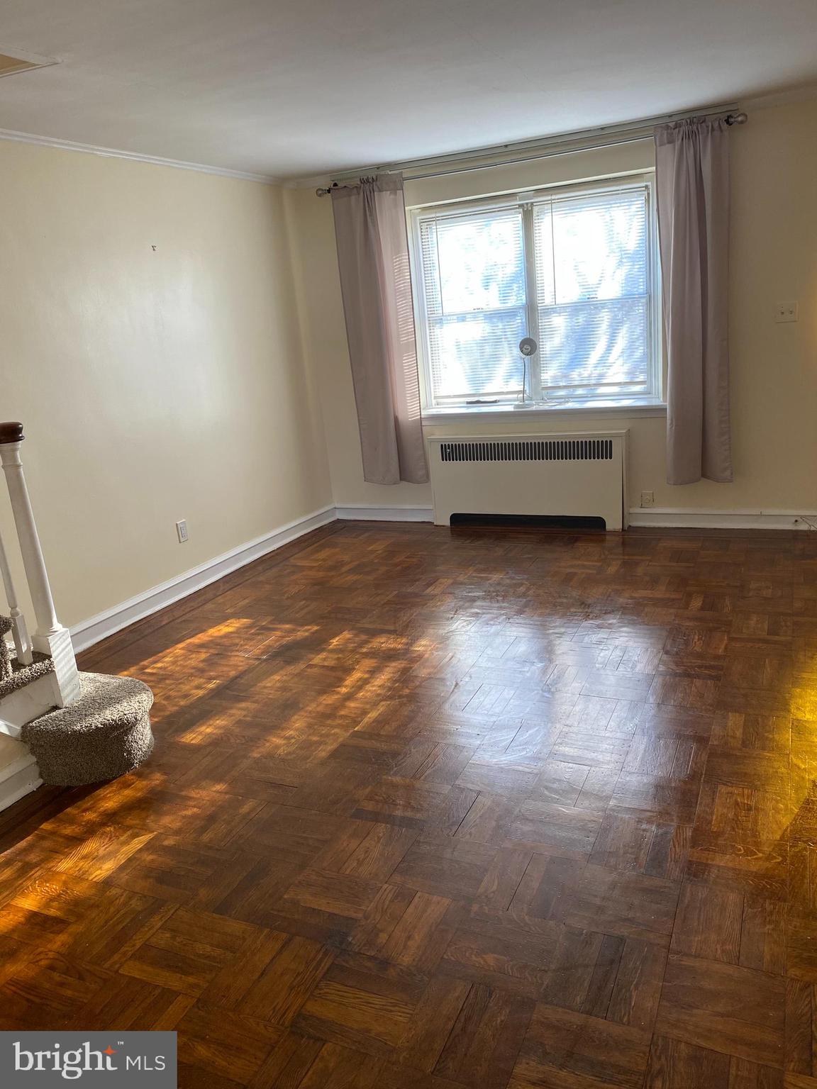 CASTOR GARDENS - Residential Lease