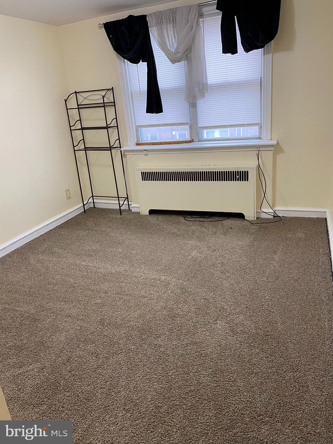 CASTOR GARDENS - Residential Lease