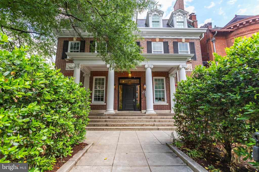 Photo of 2007 Wyoming Avenue NW #14, WASHINGTON, DC 20009 (MLS # DCDC2262800)