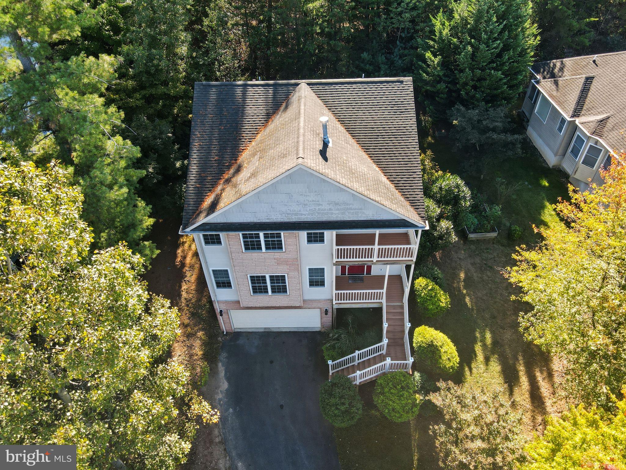 LAKE HOLIDAY ESTATES - Residential