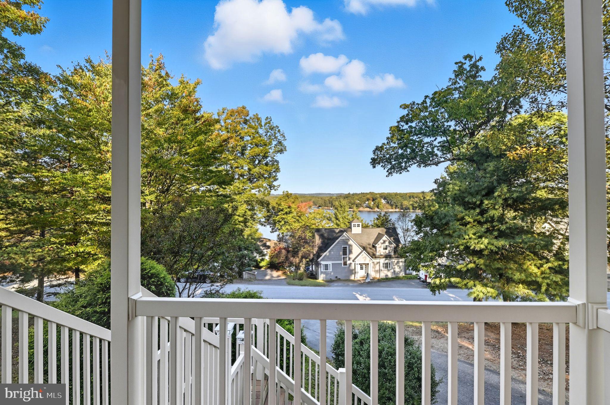 LAKE HOLIDAY ESTATES - Residential