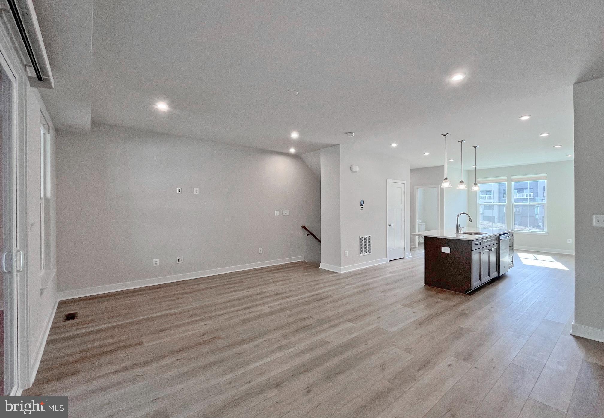 ELLIPSE AT WESTFIELDS - Residential