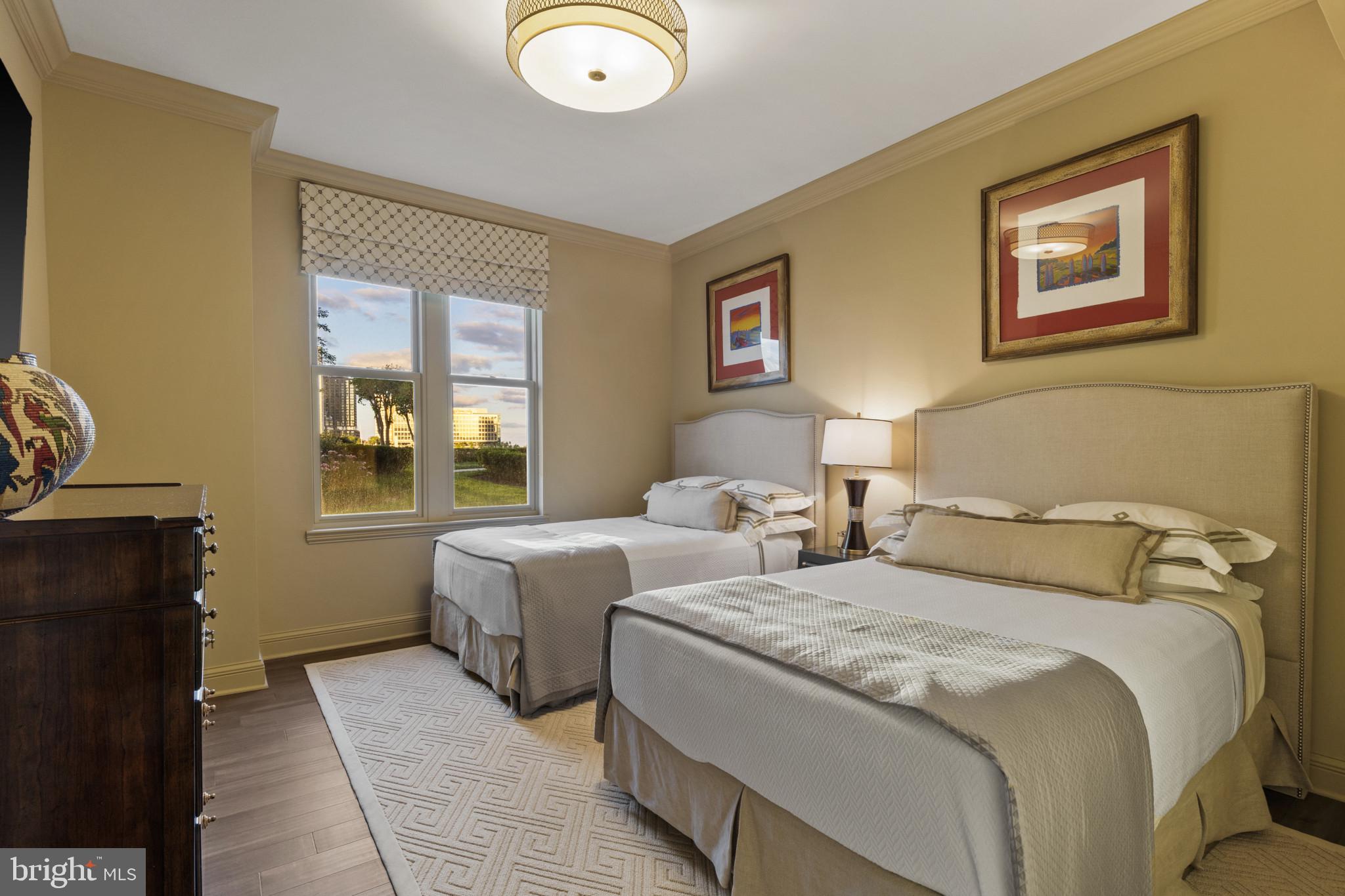 THE RITZ-CARLTON RESIDENCES - Residential